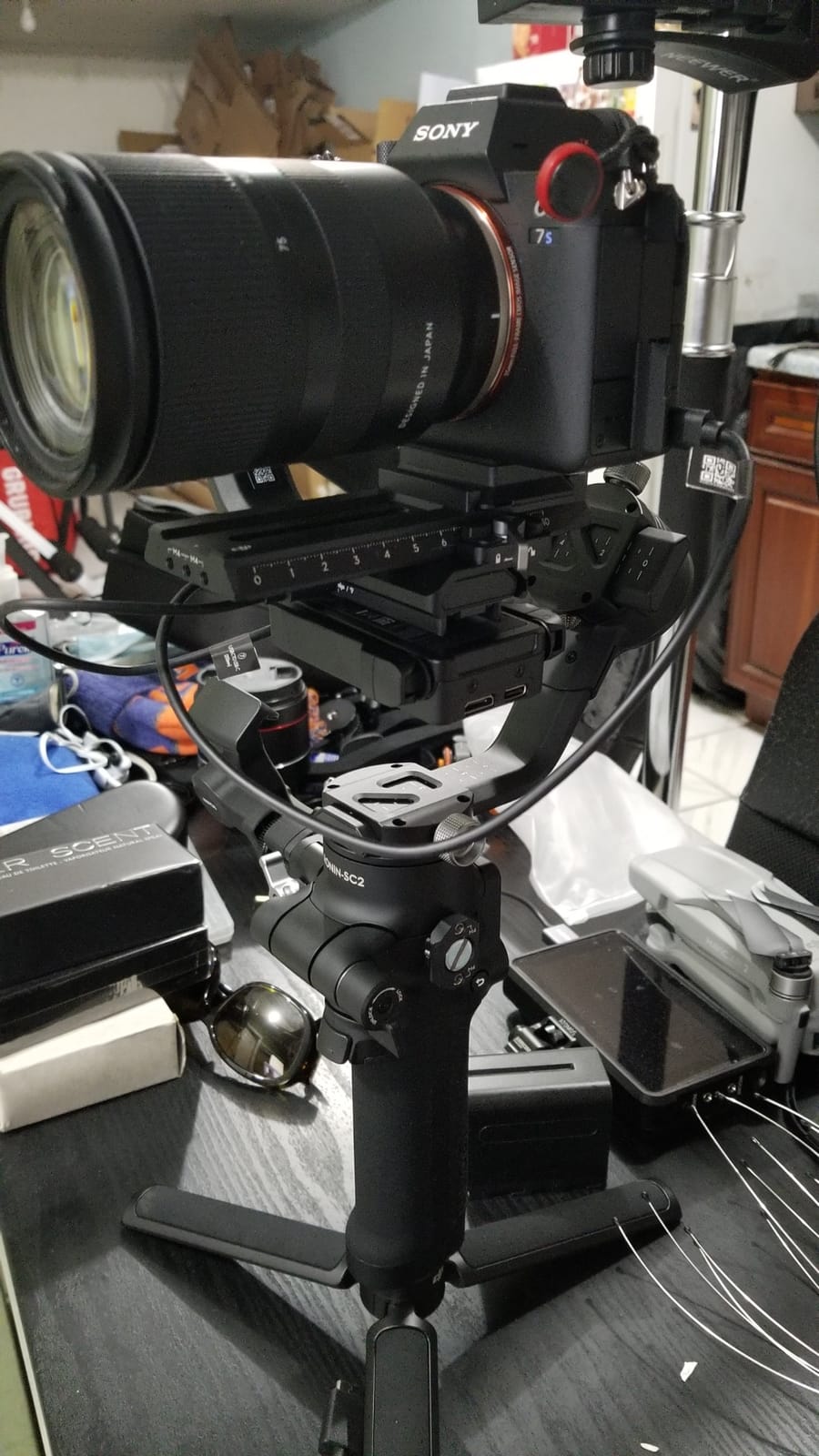 DJI RSC 2 Combo - 3-Axis Gimbal Stabilizer for DSLR and Mirrorless Camera, Nikon, Sony, Panasonic, Canon, Fujifilm, 6.6 lb Payload, Foldable Design, Vertical Shooting, OLED Screen, Black customer photo 2