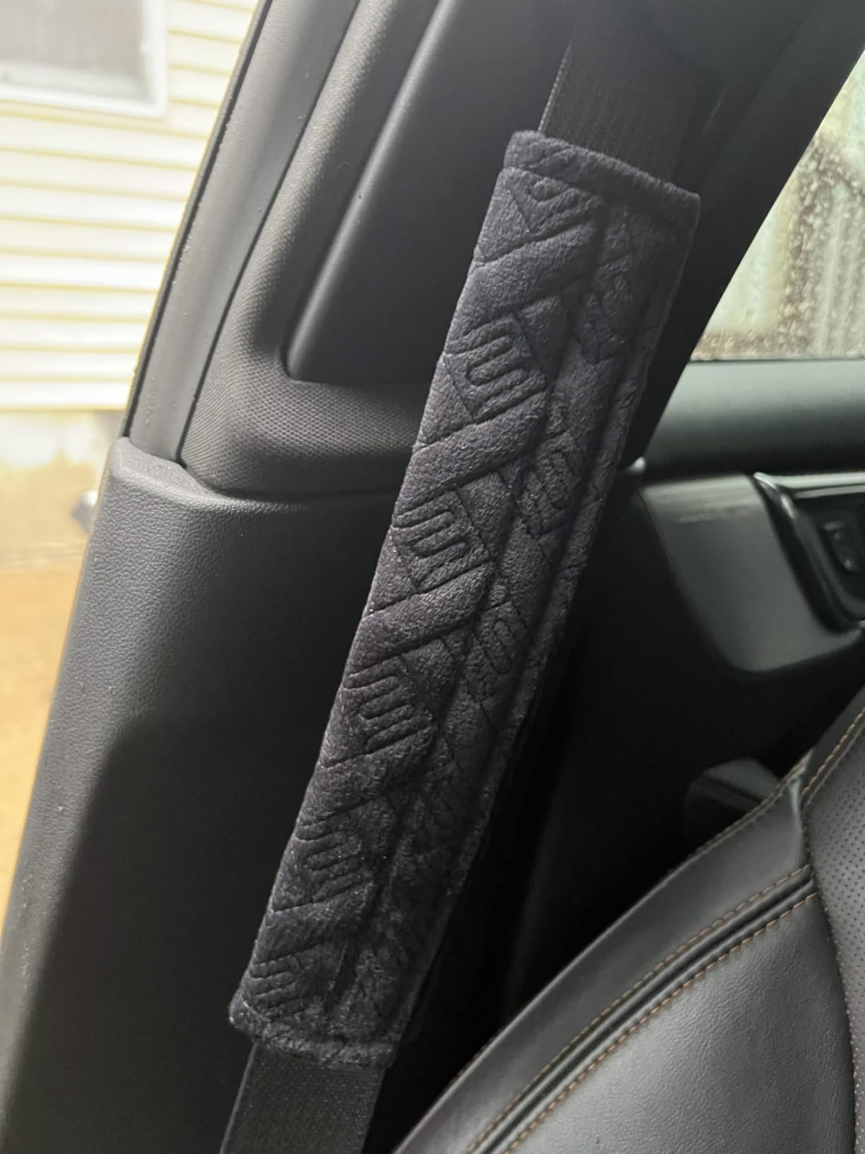 JUSTTOP 2-Pack Universal Car Seat Belt Pads Cover for A More Comfortable Driving, Seat Belt Shoulder Strap Covers Harness Pad for Car Interior Accessories(Black) customer photo 1
