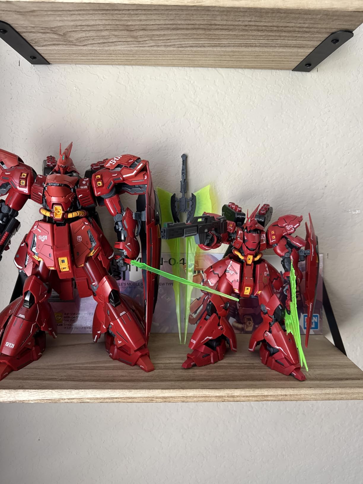 BANDAI NAMCO Entertainment Mobile Suit Gundam Char's Counterattack RG 1/144 Sazabi Plastic Model Kit customer photo 1