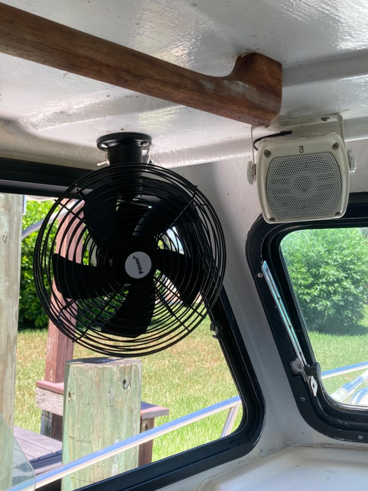 Facon 12V RV Cooling Fan with 2 Speed Switch, Dia: 8-3/4'', Heavy Duty Black Metal Car Fan, for Auto Truck, RV, Camper, Trailer, Car, Buses and Boats customer photo 1