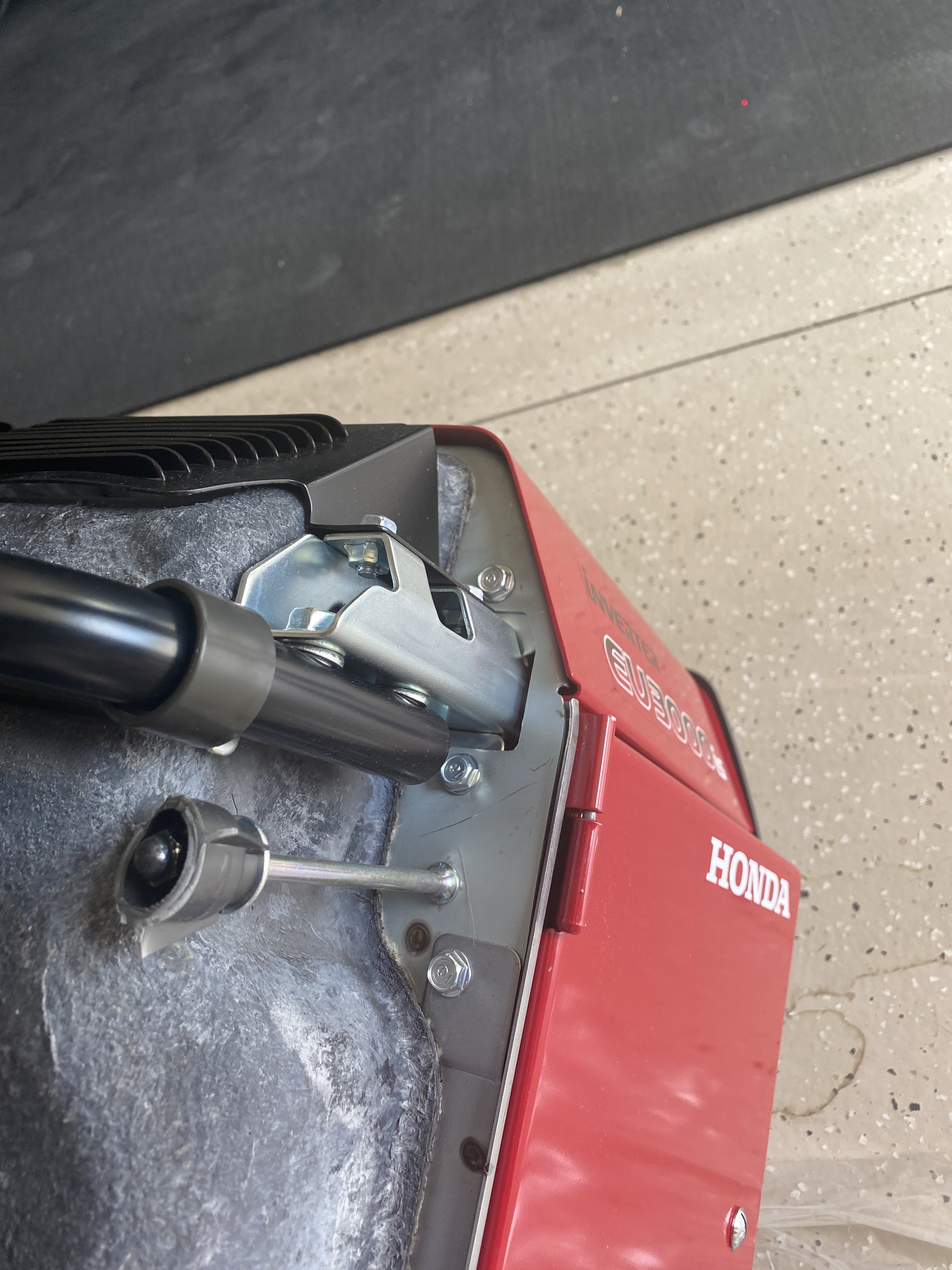 Honda EU3000iS 3000 Watt Inverter Generator (EU3000IS1AN) | Super Quiet 120V Gas Powered Portable Generator for Camping, RV or Home Backup Power Supply, Up to 19.6 Hour Run Time customer photo 1