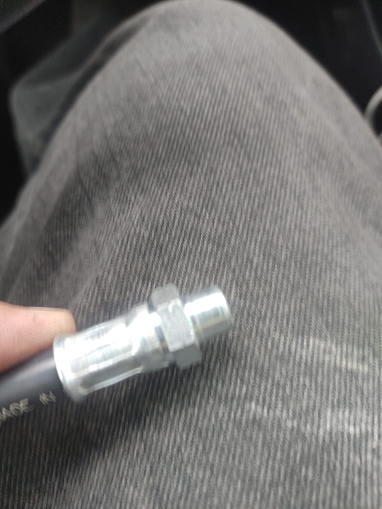 LockNLube 2-in-1 Pneumatic Grease Gun with Single Shot & Continuous Modes customer photo 2