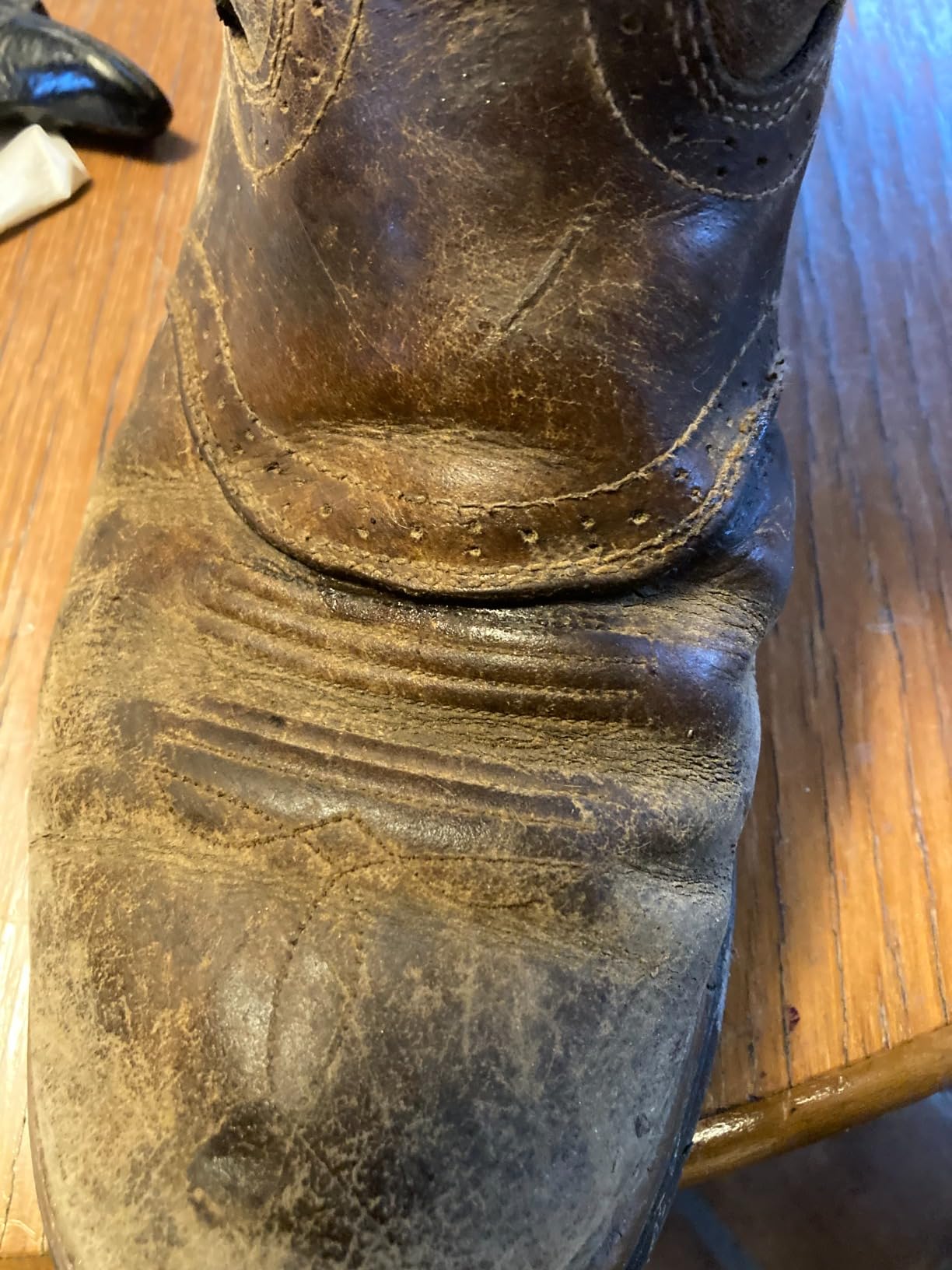 BOOT BOND Boot Glue - Quick Dry Boot Repair Formula Works in Seconds - Tough But Flexible Glue Seal - Waterproof Boot Heel Fix Works On Shoe Heel Repair, Thick Sole Boots, Sneakers, and More customer photo 1