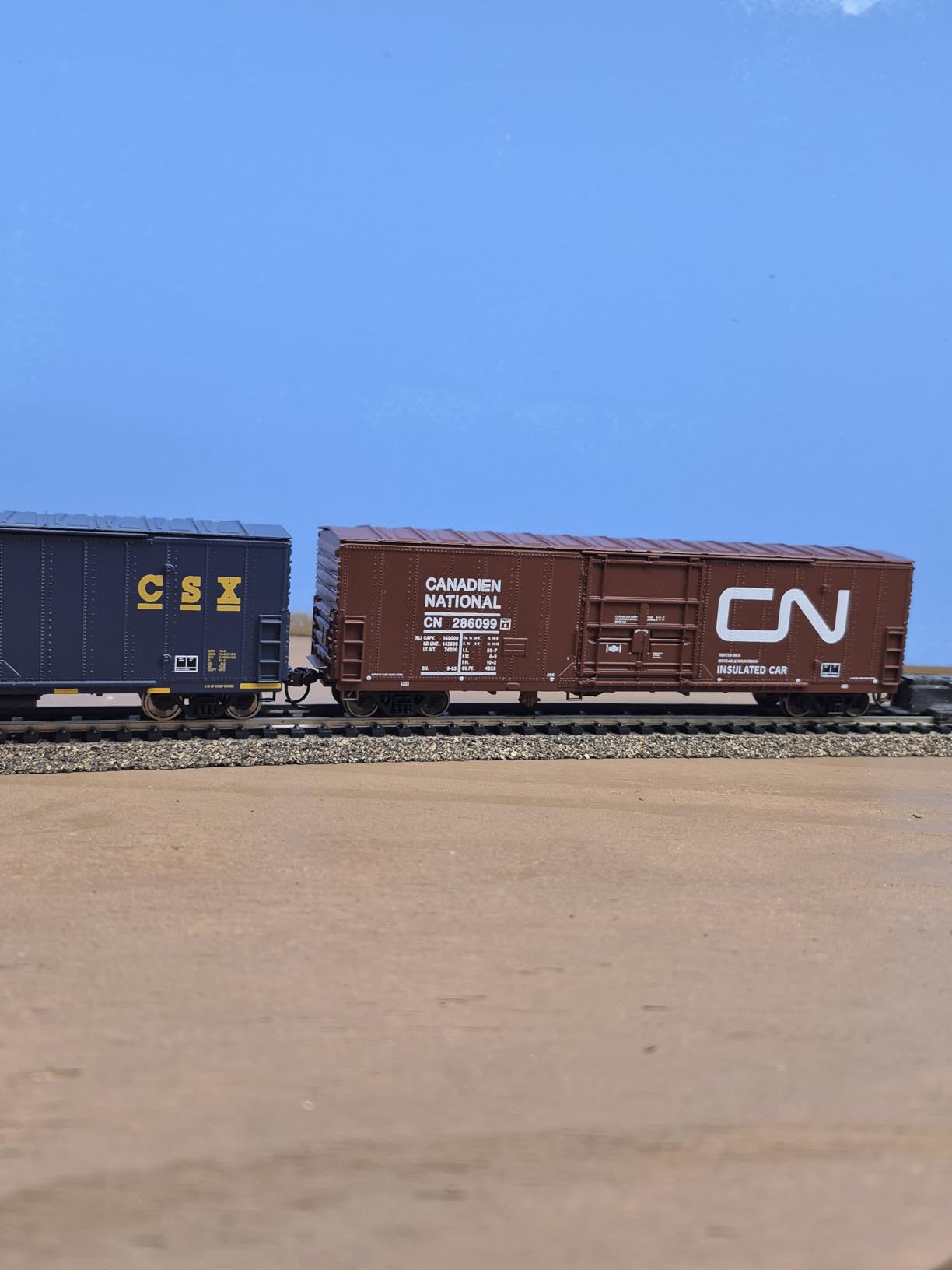 Walthers Trainline Insulated Boxcar-Ready to Run-Canadian National 931-1801 HO Scale Model Railroad - Freight Model customer photo 2
