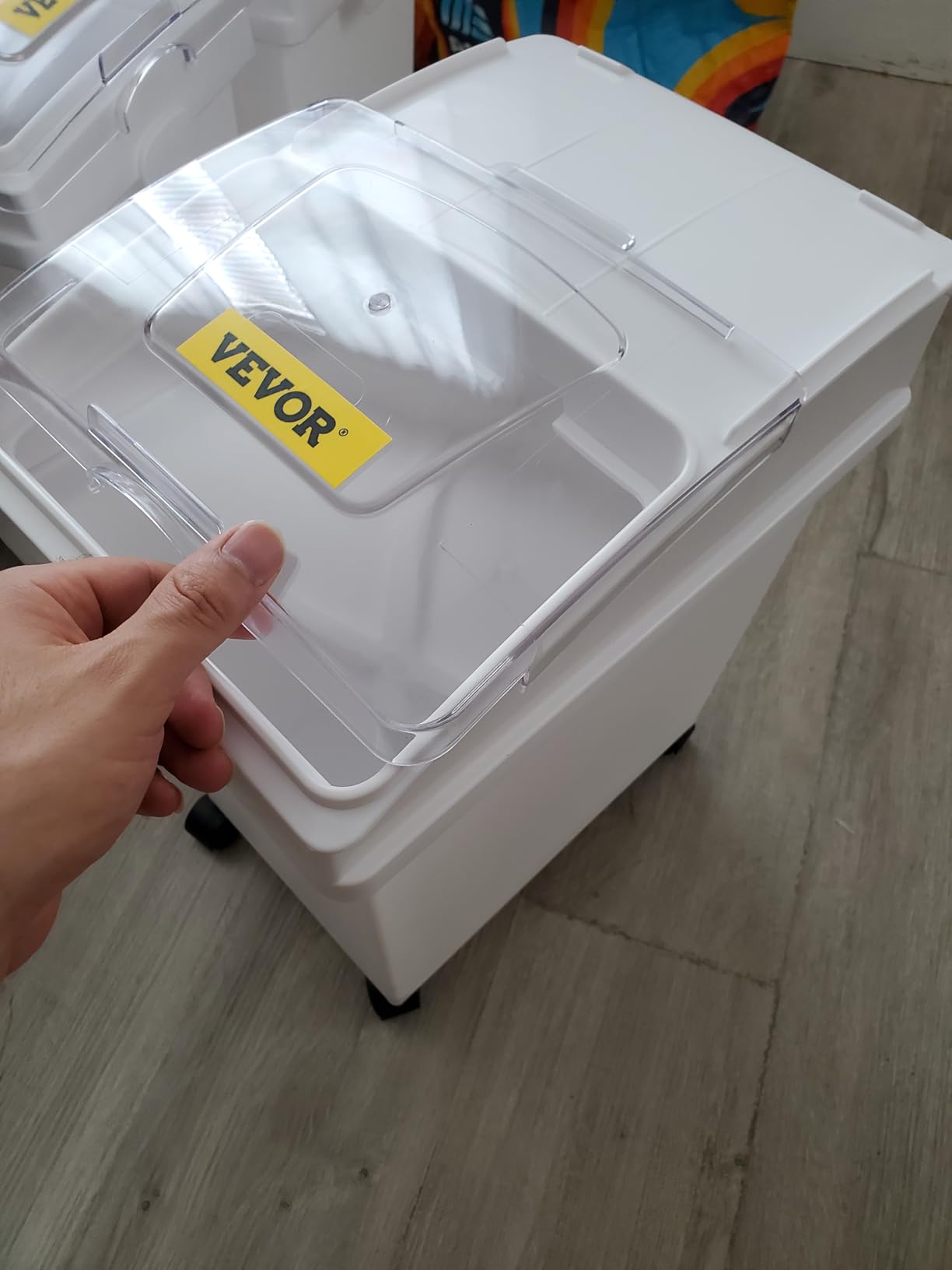 VEVOR Ingredient Storage Bin, 11.4 Gallon Capacity Shelf Ingredient Bin, 280 Cup Flour Bins on Wheels Commercial Prosave Shelf-storage Ingredient Bin with Lid and Scoop Rice Bin for Kitchen White customer photo 2