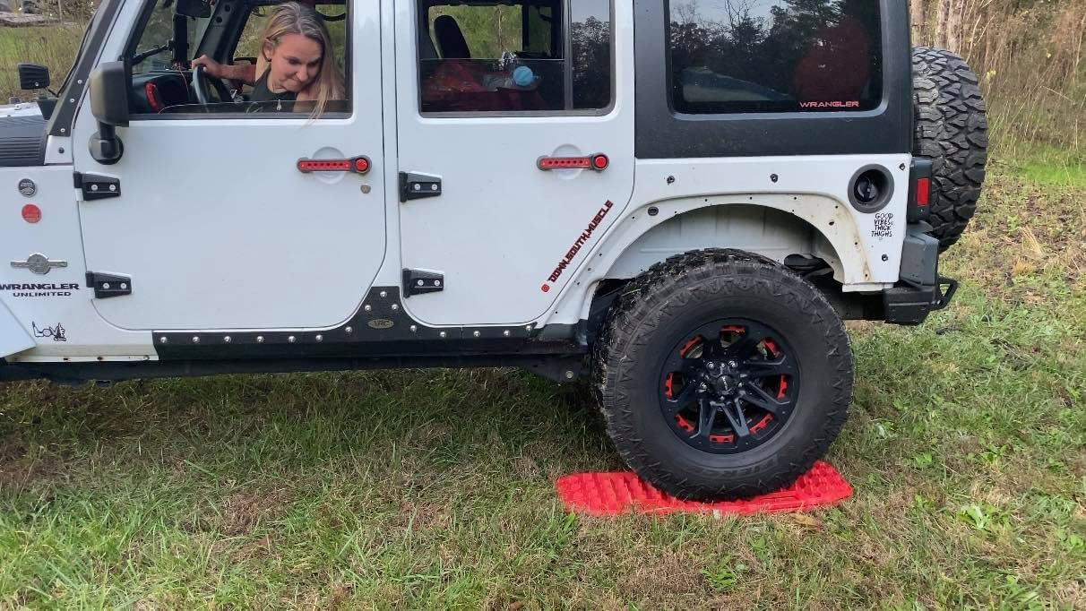 BUNKER INDUST Offroad Traction Boards with Jack Base, Multifunctional Extendable Recovery Track Tire Traction Mat for 4WD ATV UTV SUV Truck (Gen 8, Orange) customer photo 1
