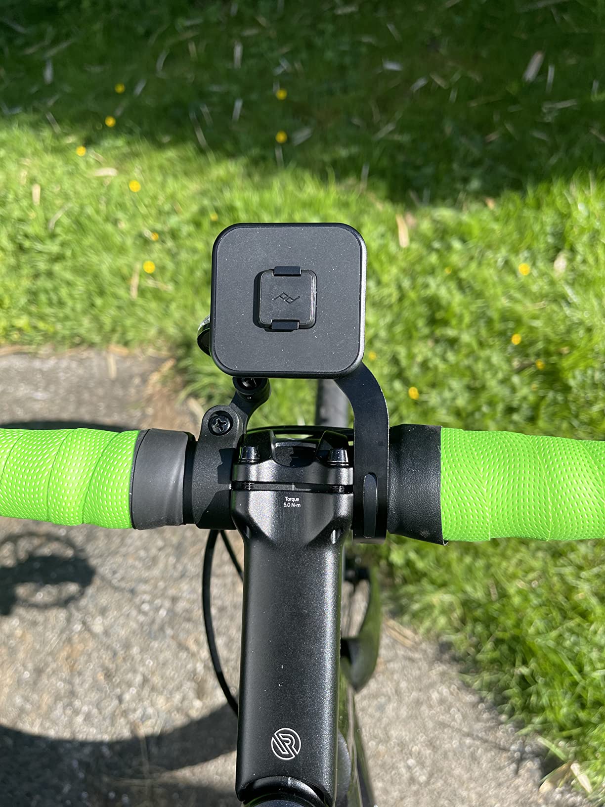 Peak Design Mobile Out Front Bike Mount, Black, SlimLink Technology, Machined Aluminum Construction, Adjustable Cycling Phone Mount, Fits Most Handlebar Sizes, Bike Phone Holder customer photo 1
