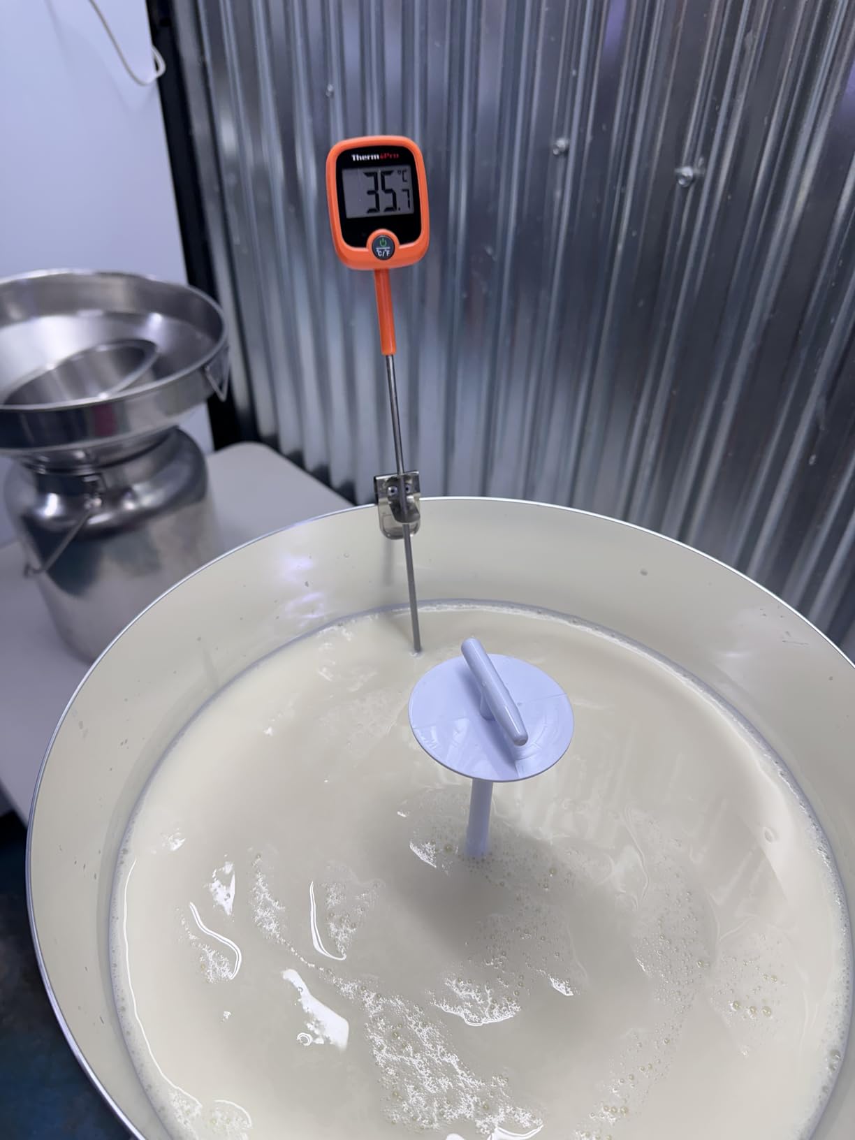 Milk Cream Centrifugal Separator Electric Cream Separator Stainless Steel 100L/H Goat Cow Milk Separator Turning Raw or Whole Milk into Cream and Skim Milk for 110V 100W customer photo 2