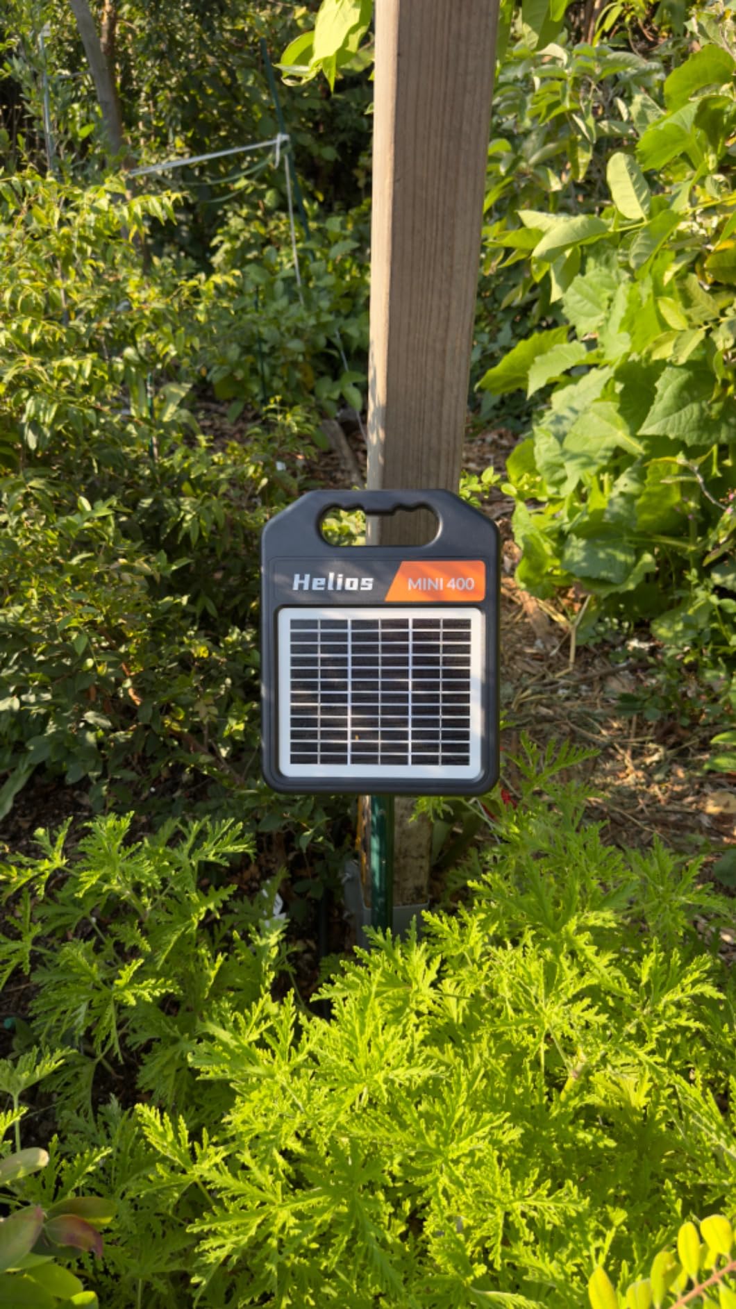 MINI400 20 Miles Solar Electric Fence Charger with Day/Night Mode 0.4J Output Energy Electric Fence Energizer customer photo 2