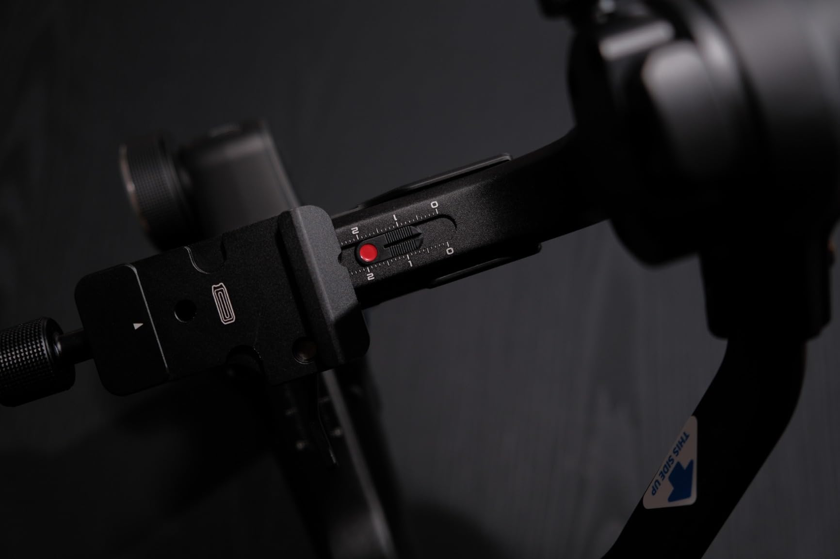 FeiyuTech SCORP-C2 Camera Gimbal Stabilizer with AI Tracking, 7.72lb Payload | Gesture Control, Quick Landscape/Portrait Switch, Integrated Underslung Handle, For DSLR & Mirrorless Sony A7IV Canon R5 Nikon customer photo 2