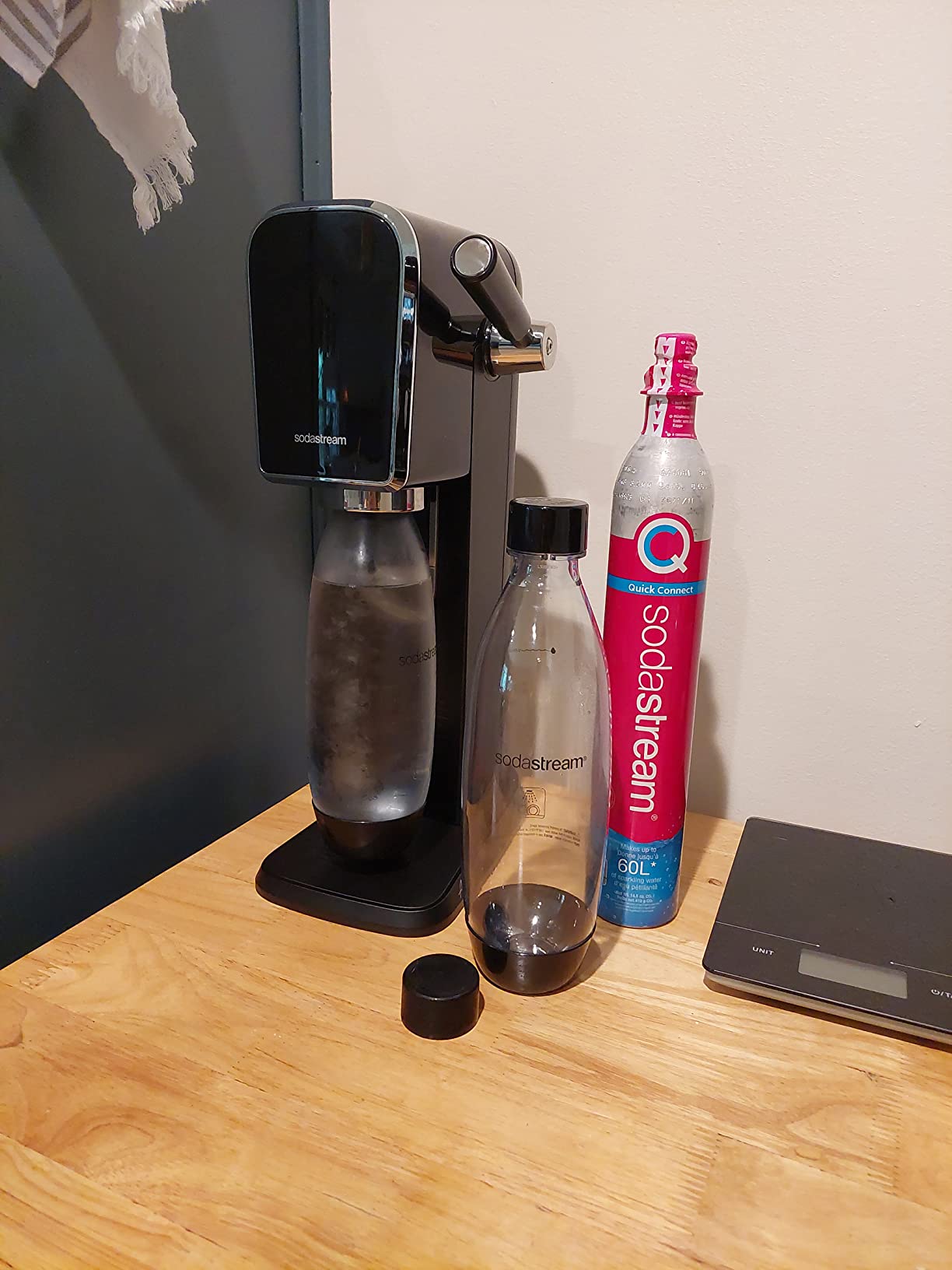 SodaStream ART Sparkling Water Maker, Value Bundle, Soda Maker, Includes 2 Quick Connect 60L CO2 Cylinders, 2 Dishwasher Safe BPA Free Bottles, 2 bubly Flavor Drops, Make your own Pepsi, Black customer photo 2