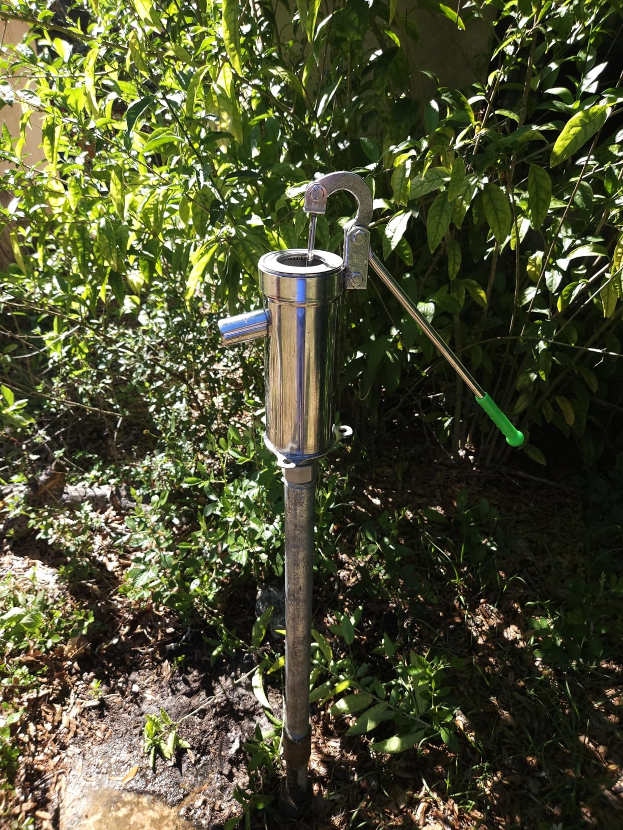 Locci Stainless Steel Manual Hand Well Pump, Heavy Duty Deep Well Hand Pitcher Pump with Integrated Base Design, Corrosion-Resistant Water Pump customer photo 2