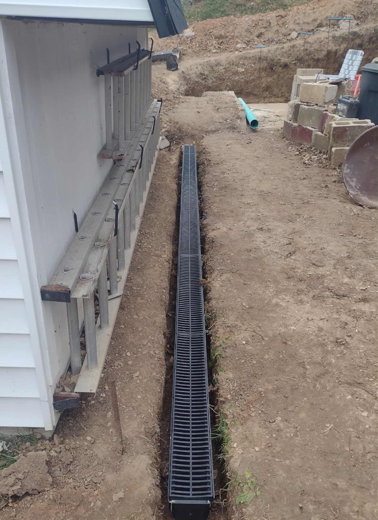 VEVOR Trench Drain System Channel Drain 5.9x5.1-Inch HDPE Drainage Trench, 6x39 Trench Drain Grate, with 6 End Caps customer photo 1