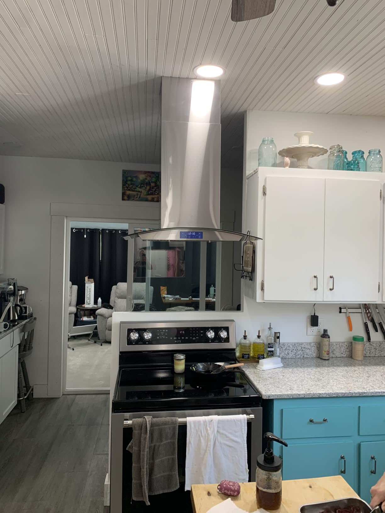 JOEAONZ Island Range Hood 30 Inch 700 CFM Gesture & Touch Control Ceiling Mount Stainless Steel Kitchen Vent Hood, Kitchen Exhaust Hood, Ducted/Ductless Convertible 3-speed Ventilation Fan Switchable customer photo 1