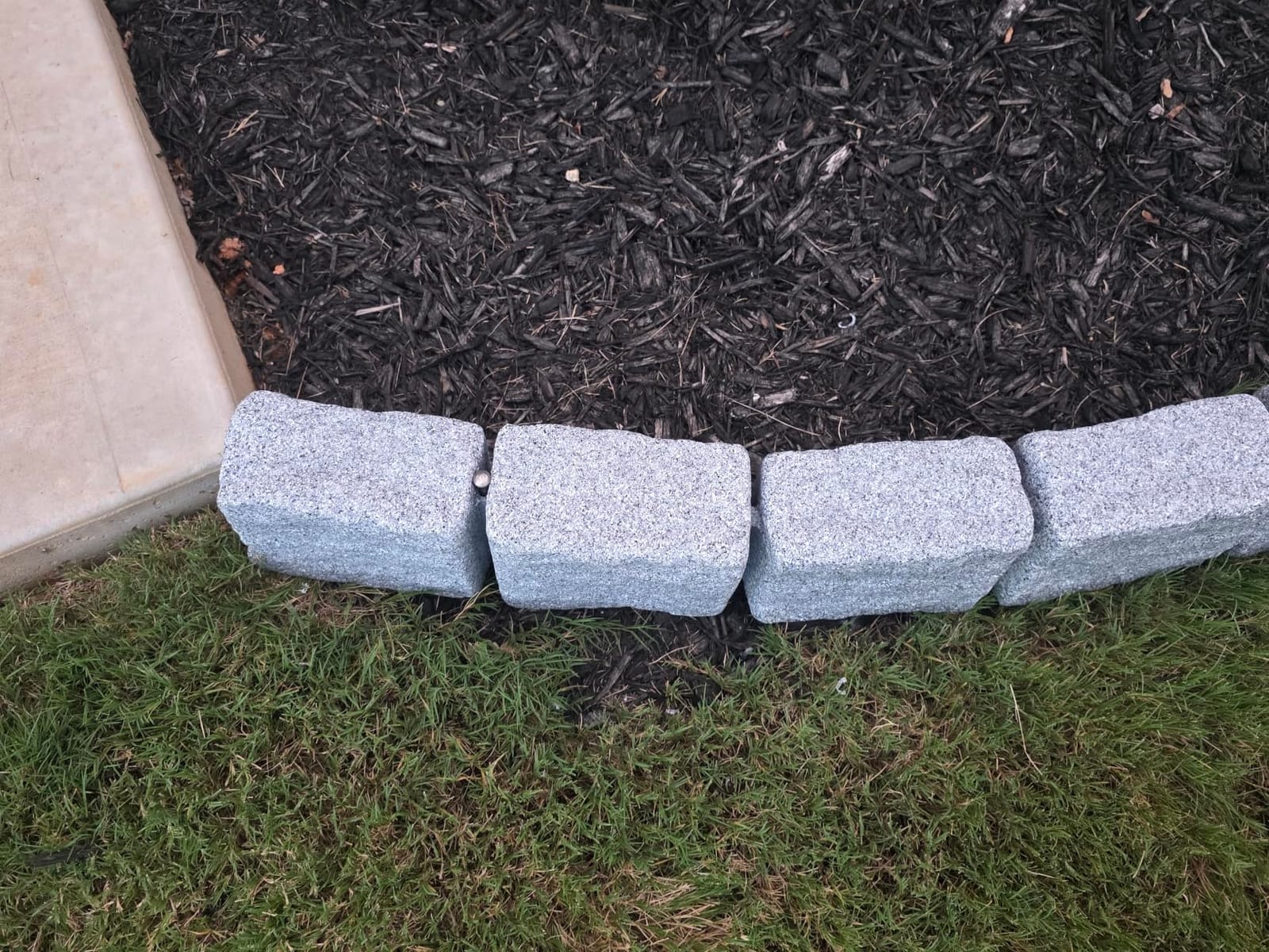 Landscape Edging | Garden Edging Border | Polyrock Blocks for Lawn Edging, Flower Beds & Yard Edging - 1 Pack | Each Section Has 6 Blocks 48
