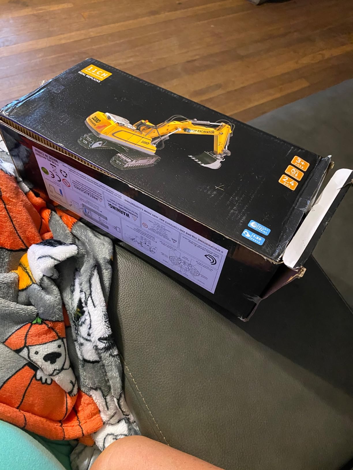 KIDMARKT Remote Control Excavator Toy for Boys | 11-Channel Metal Construction Truck with Lights, Dual Batteries, 120-Min Playtime | RC Excavator Toys for Kids Ages 3-12, STEM Gift for Birthday customer photo 1