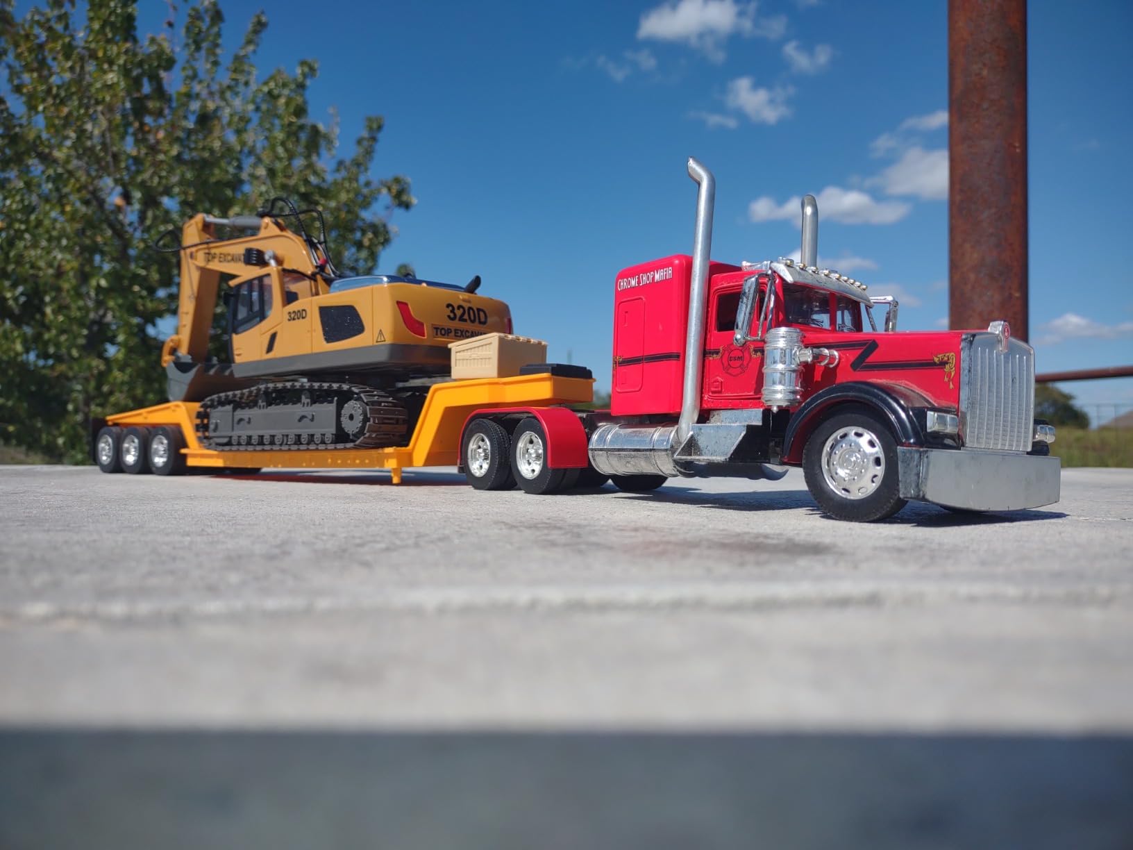 KIDMARKT Remote Control Excavator Toy for Boys | 11-Channel Metal Construction Truck with Lights, Dual Batteries, 120-Min Playtime | RC Excavator Toys for Kids Ages 3-12, STEM Gift for Birthday customer photo 2