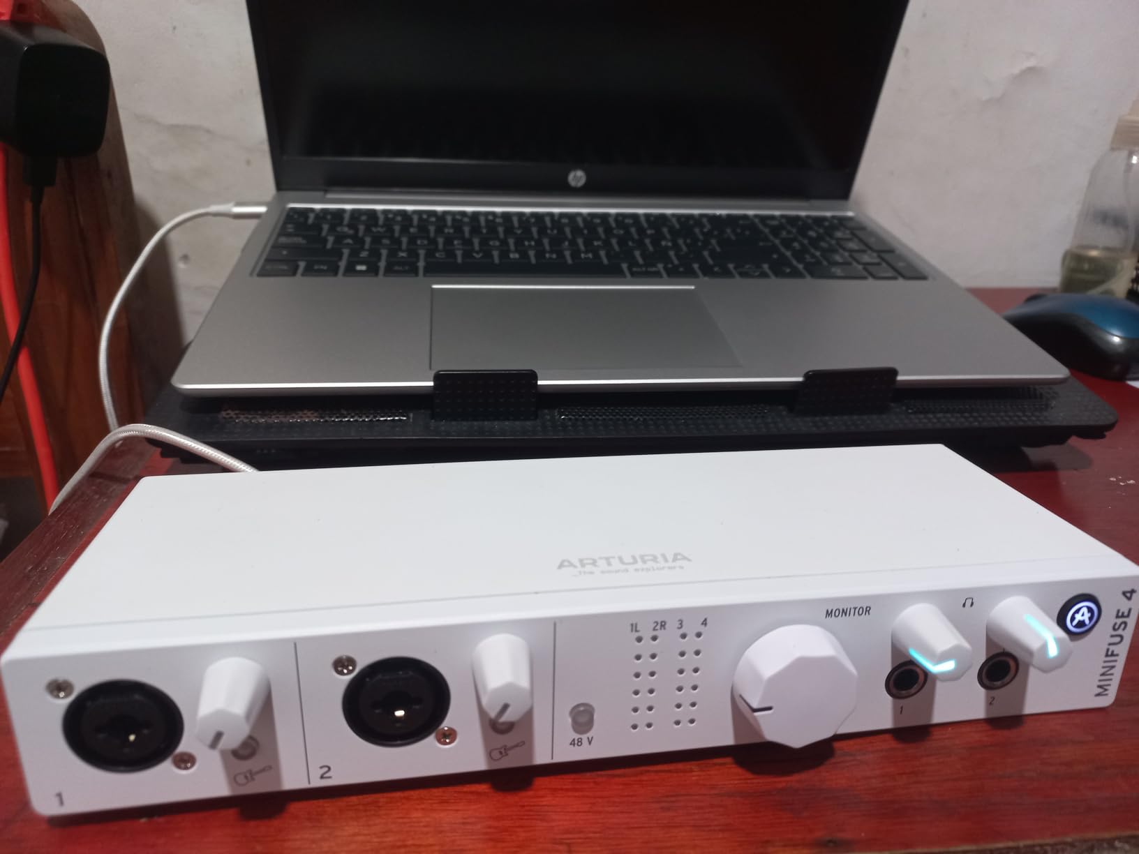 Arturia MiniFuse 4 USB Audio & MIDI Interface | Record voice guitar and synths, best-in-class sound specs, Ableton Live Lite, 5-year warranty customer photo 2