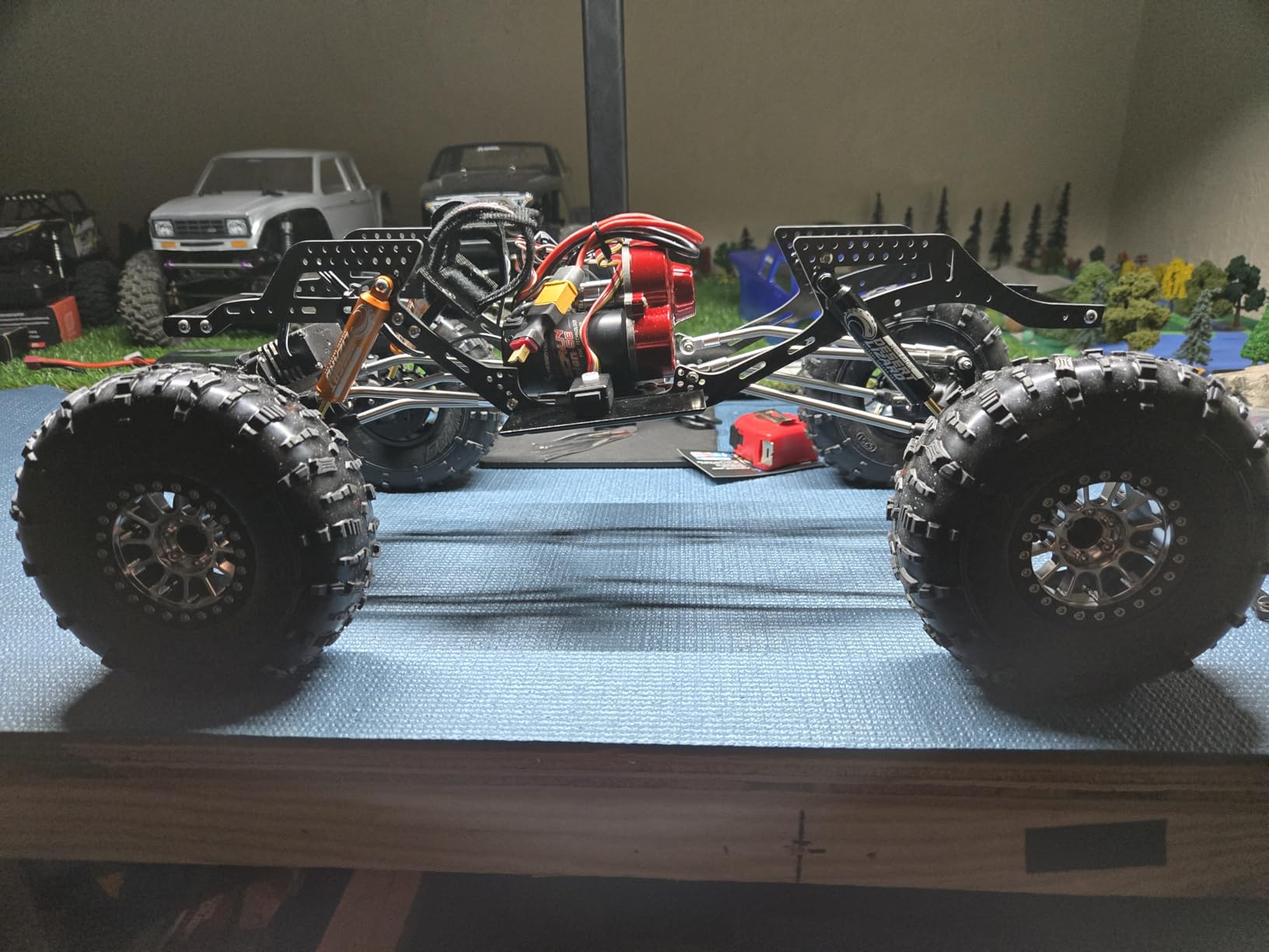 RC Frame Chassis Kit for 1/10 RC Rock Crawler, Gen2 Carbon Fiber LCG Chassis Rails Kit, 72g Lightweight Thickened Cheater Rigs Frame Rails for Axial SCX10 (Gen2 LCG Chassis Kit) customer photo 1