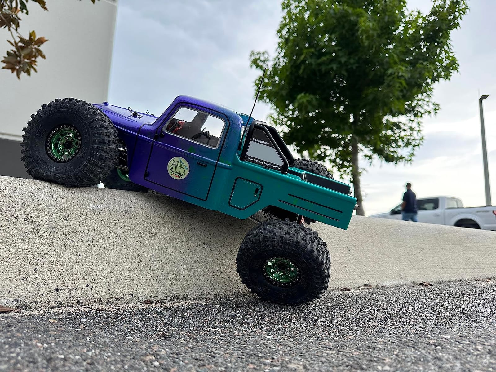 RC Chassis Kit Frame Girder LCG Carbon Fiber for 1/10 RC Rock Crawle, Gen3 Carbon Fiber LCG Chassis Rails Kit, Lightweight Thickened Cheater Rigs Frame Rails for 1/10 RC Rock Crawler Axial SCX10 customer photo 1