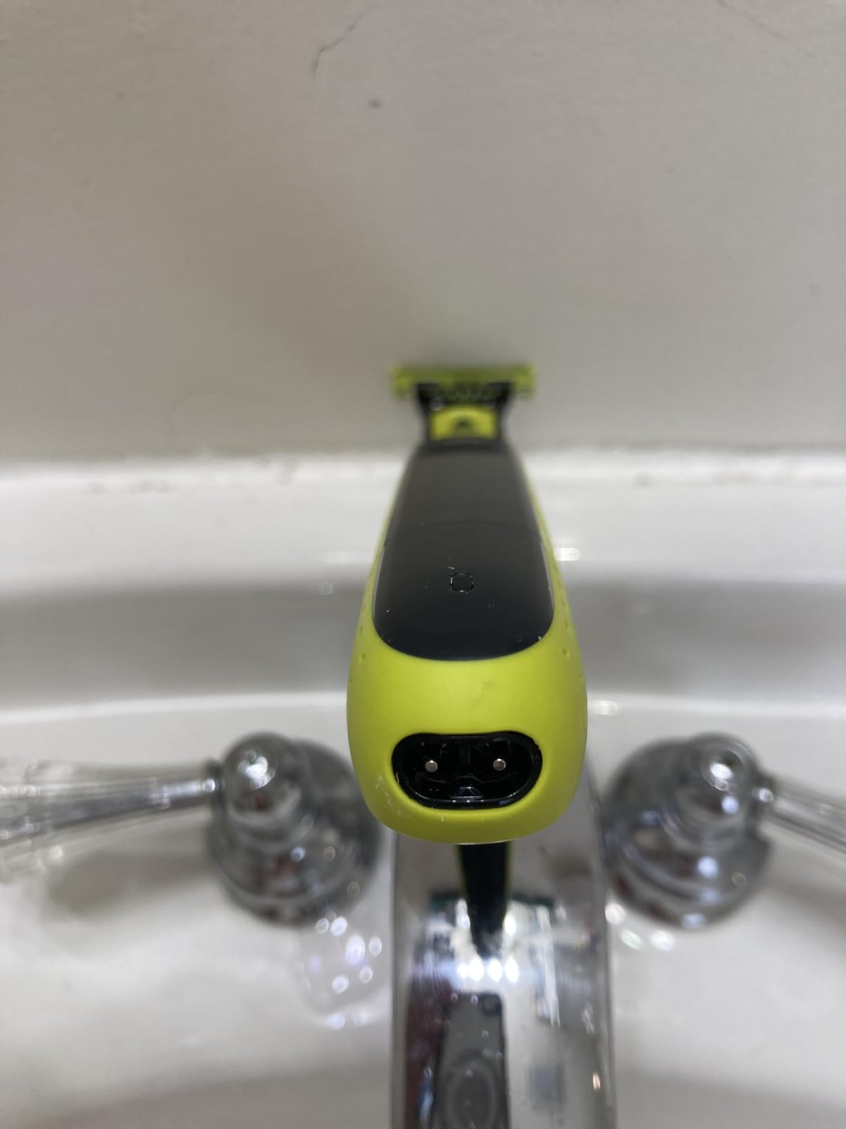 Philips Norelco OneBlade 360 Hybrid Face Trimmer and Shaver, 5 Length Comb | 360 Blade Technology, 5-length Comb, 100% Showerproof, Stainless Steel Blade Lasts up to 4 months, 45-Min Runtime, QP2724/90 customer photo 1