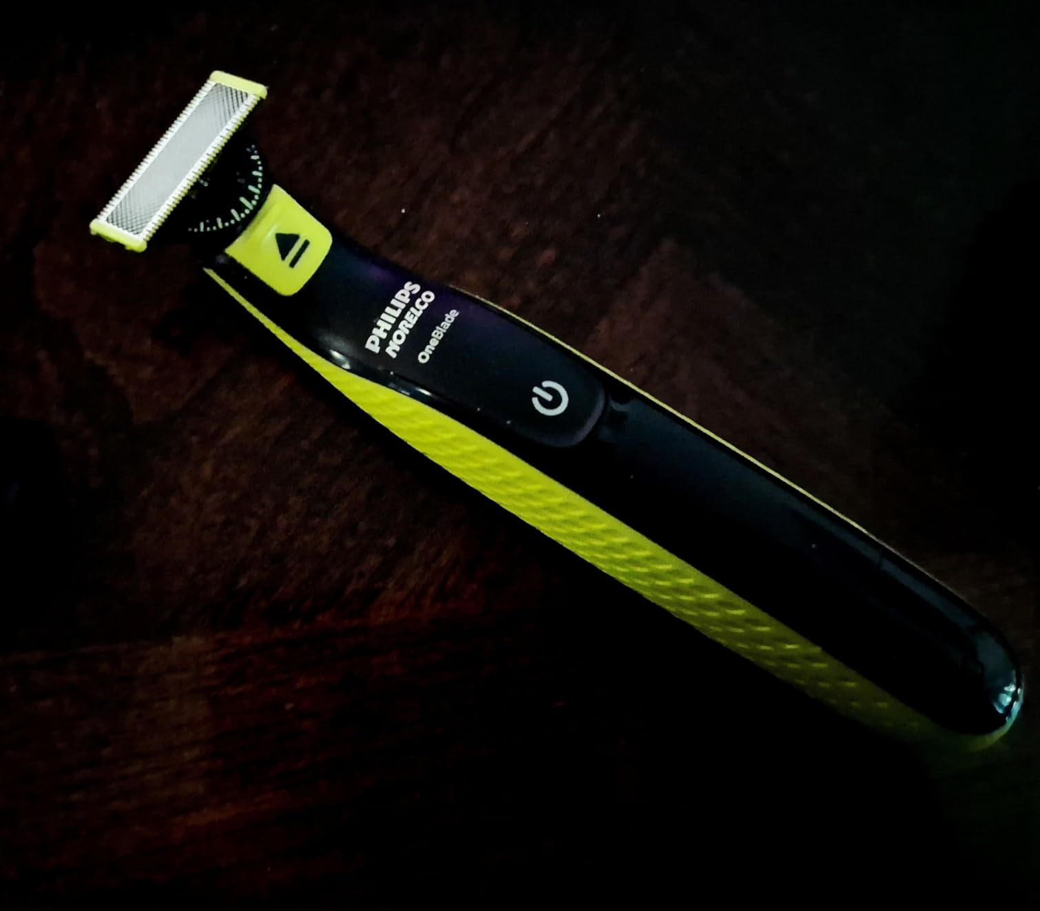 Philips Norelco OneBlade 360 Hybrid Face Trimmer and Shaver, 5 Length Comb | 360 Blade Technology, 5-length Comb, 100% Showerproof, Stainless Steel Blade Lasts up to 4 months, 45-Min Runtime, QP2724/90 customer photo 2