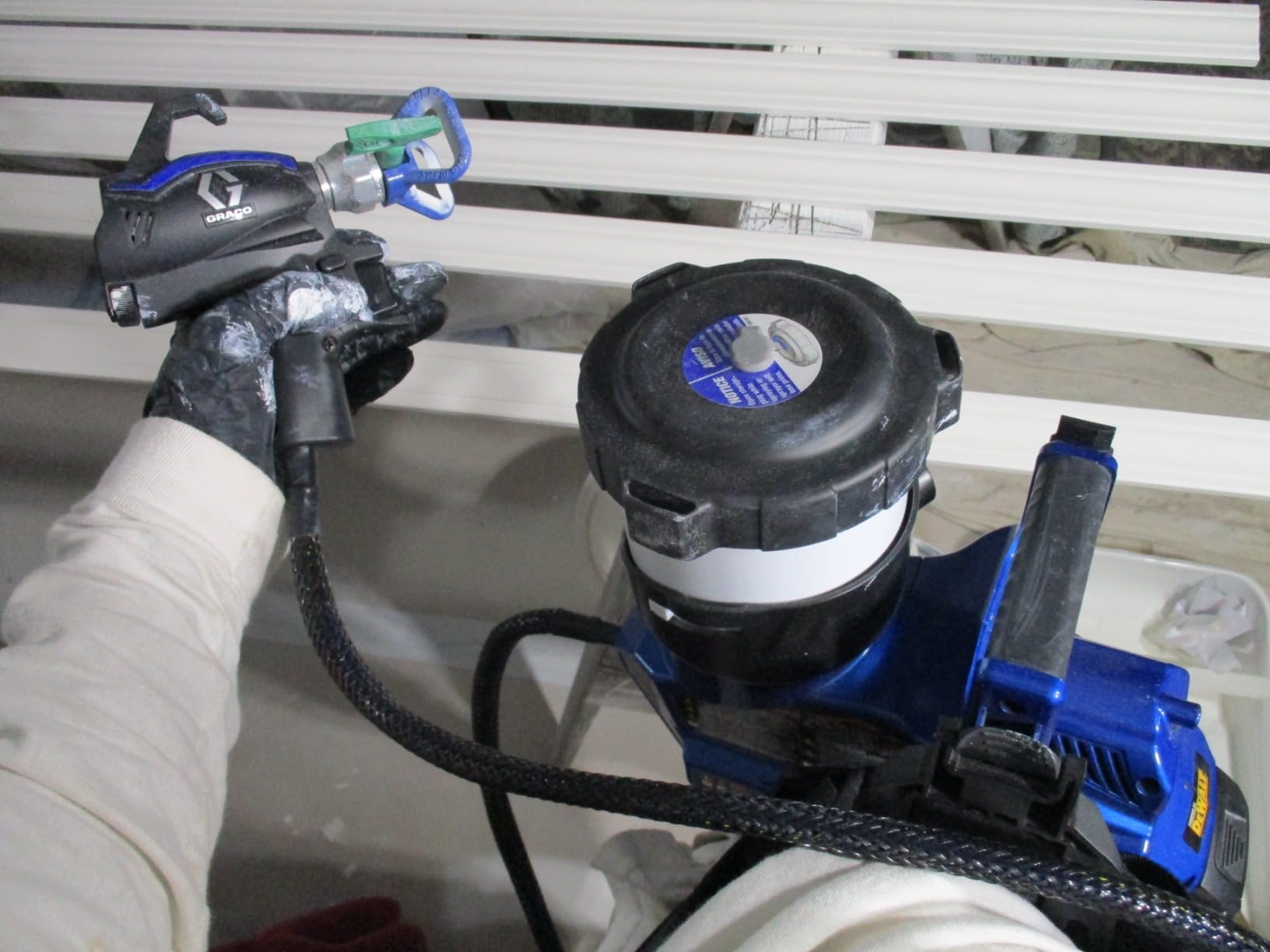 Graco Ultra QuickShot Sprayer 20B473 customer photo 1