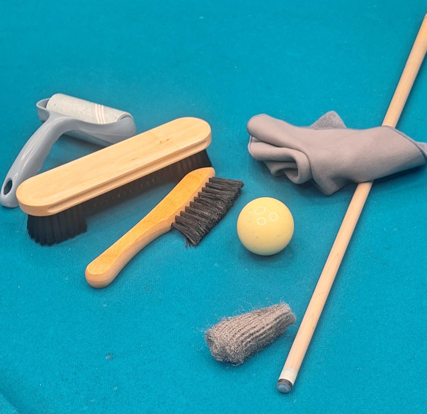Pool Table Brush Set, Billiard Felt Cleaner 6-Piece Accessories | 2 Wooden Brushes for Felt and Rails, Cue Cloth, Ferrule Polish Cloth, Sticky Lint Roller, 6-in-1 Pool Table Cleaner Set customer photo 1