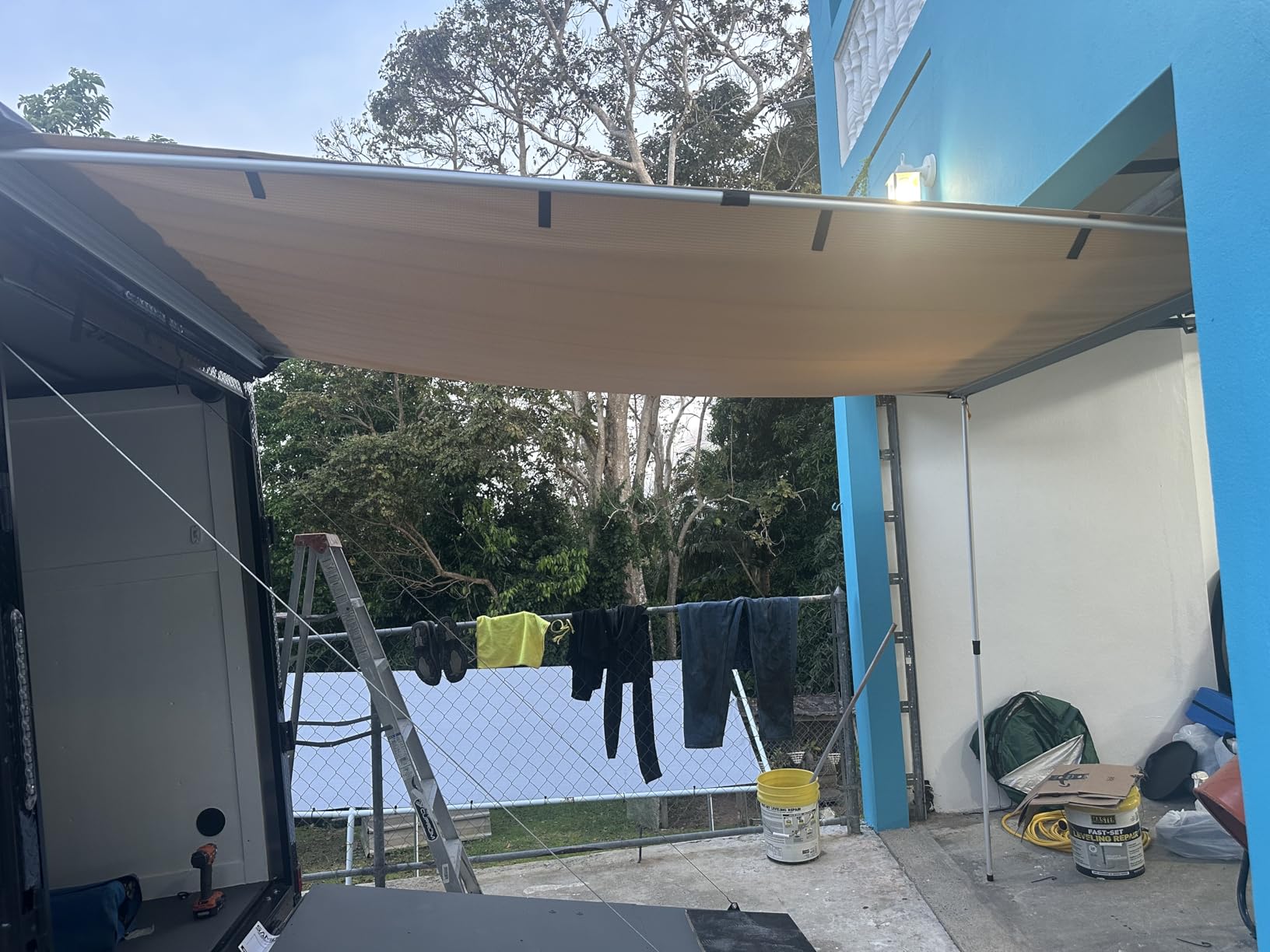 SAMOUT Vehicle Awning, 6.6ft x 8.2ft, Rooftop Pullout Ripstop UPF50+ Side Awning, Reinforced Hinges & Poles for Jeep/SUV/Truck/Van customer photo 1