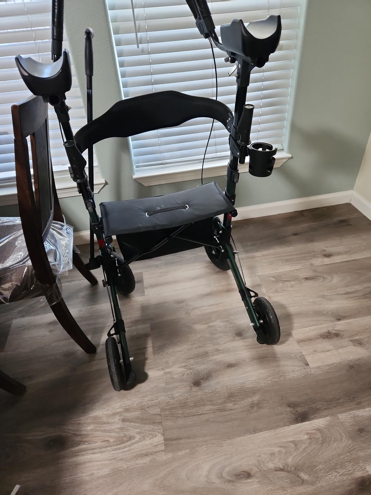 Helavo Upright Walker with Seat, Foldable Stand Up Walker with Rubber Tires, All Terrain Tall Standing Rollator, Padded Armrests, Height Adjustable, Aluminium Frame, 22.7 lbs, 300 lbs Capacity customer photo 2