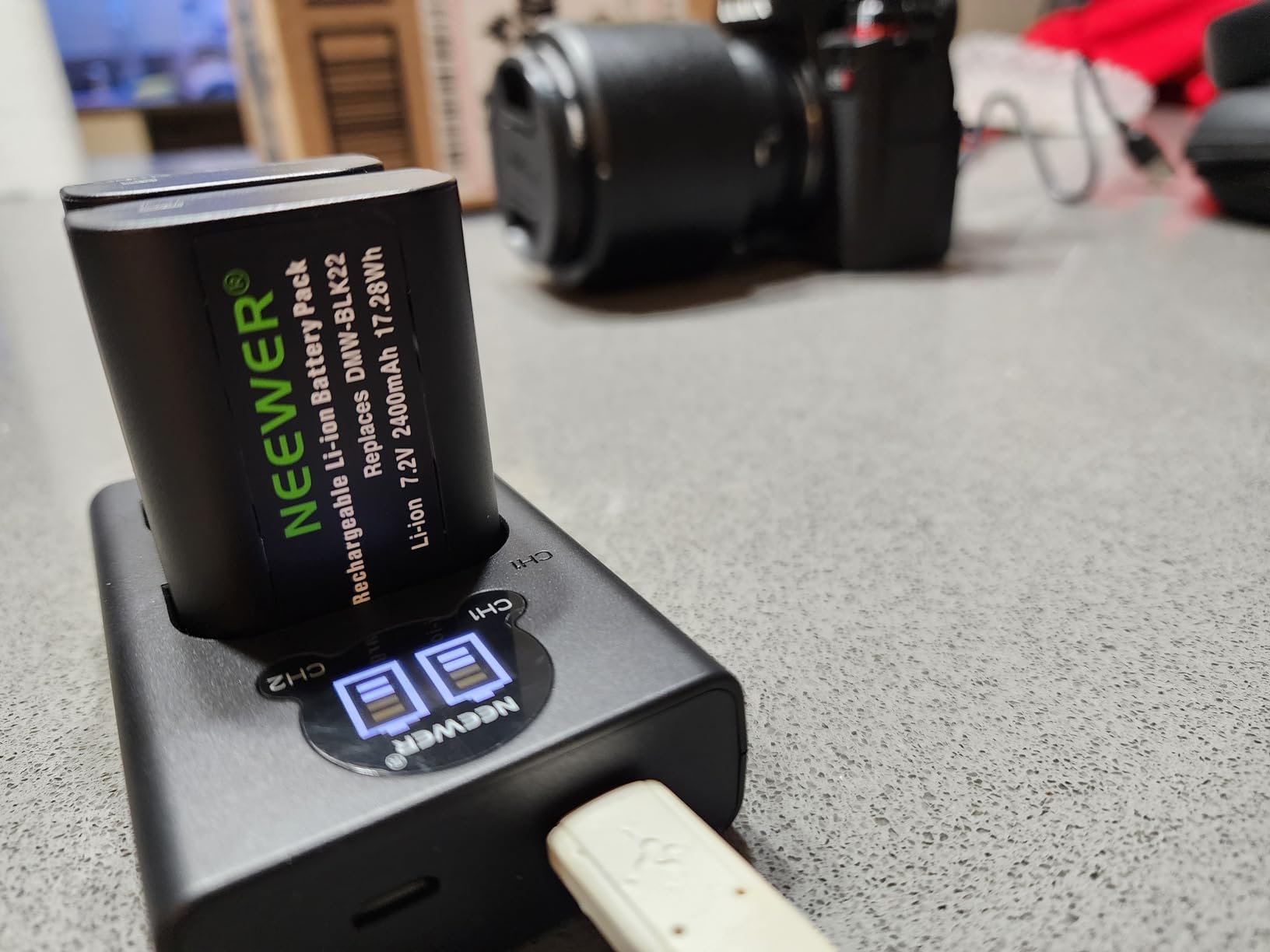 NEEWER Replacement Battery and Charger Set for DMW-BLK22, Compatible with Panasonic Lumix DC-S5 GH5 II S5 II GH6 S5 IIX S9, 2 Pack 2400 mAh Batteries and Type C Dual Channel USB Charger customer photo 1