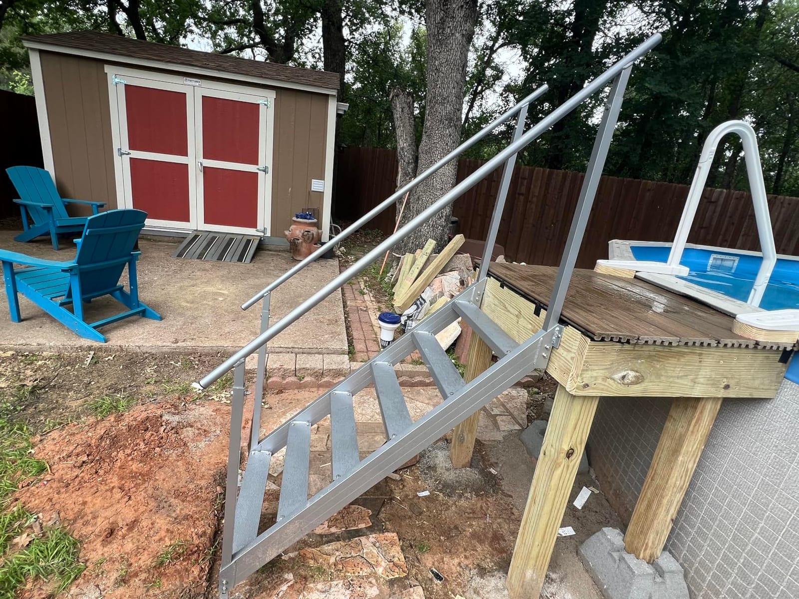 VEVOR Dock Ladder 6 Steps, 500lbs, Aluminum Adjustable Height Pool Steps | For Lake, Marine Boarding, RV, House, Pontoon Boat, with Dual Handrails and Widen Nonslip Pedals, Corrosion & Wear-Proof customer photo 2