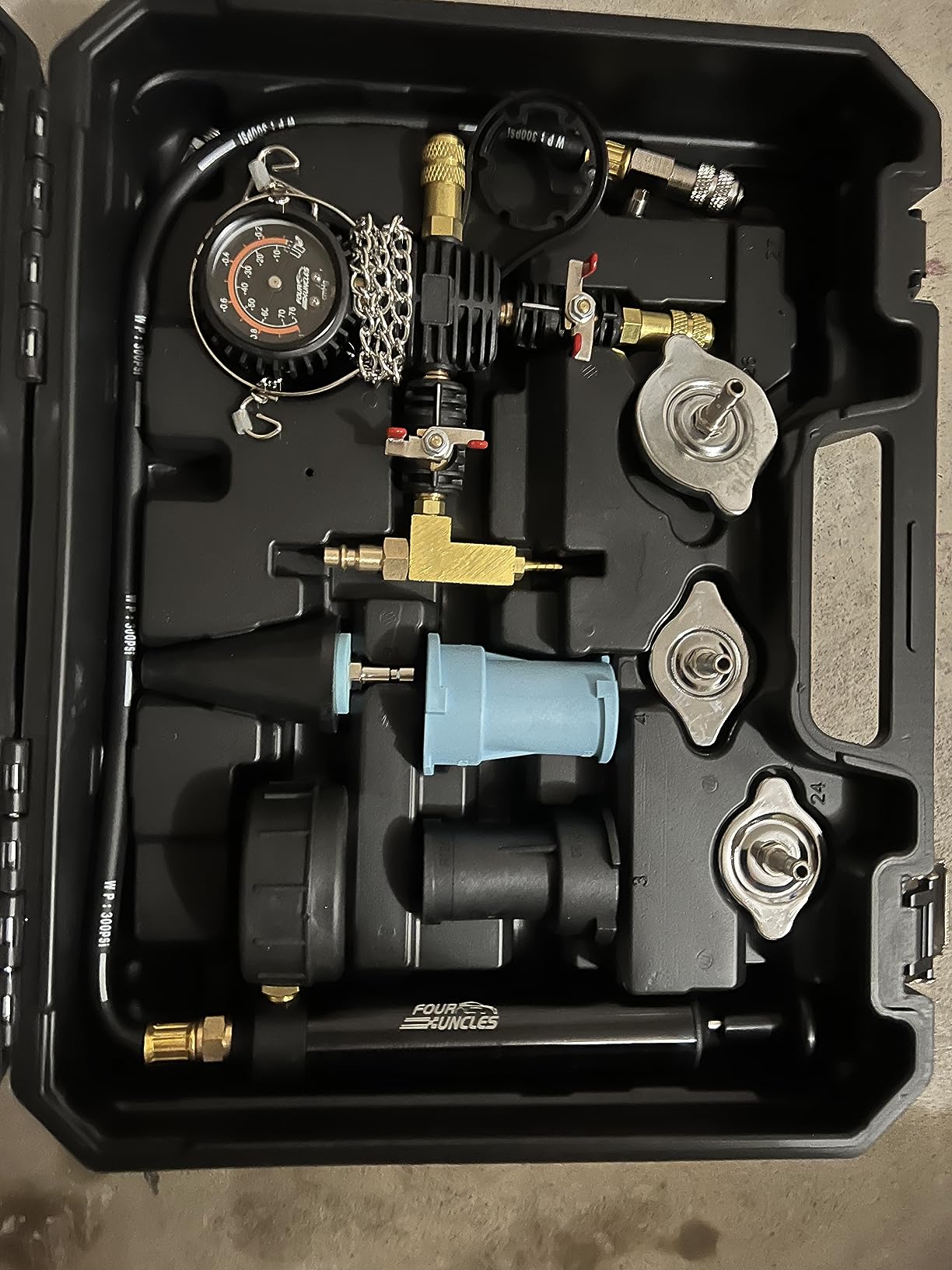 FOUR UNCLES 33 PCS Cooling System Pressure Tester & Vacuum Refill Kit | Leak Detection, Vacuum Coolant Refill, 28-Piece Adapter Kit, Pressure Gauge, Professional Cooling System Tool customer photo 2