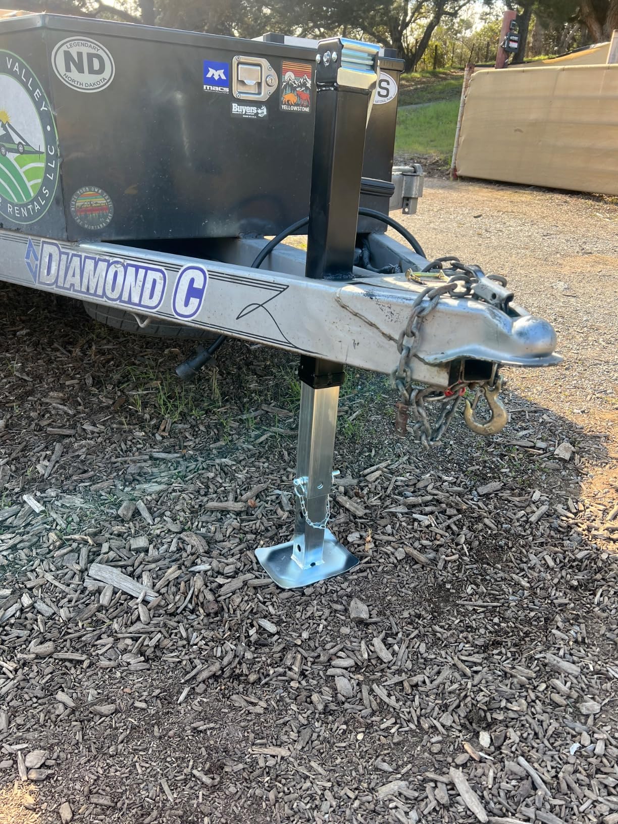 VEVOR 8000lbs Heavy-Duty Square Direct Weld on RV Jack, 15-1/4 Inches Lift, Adjustable Drop Leg, for Lifting RV, Horse, Utility, Yacht Trailers customer photo 2