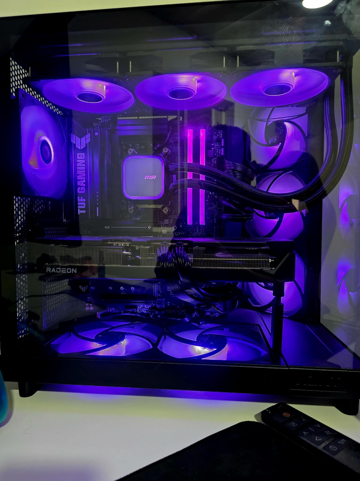 NZXT H6 Flow | CC-H61FB-01 | Compact Dual-Chamber Mid-Tower Airflow Case | Panoramic Glass Panels | High-Performance Airflow Panels | Includes 3 x 120mm Fans | Cable Management | Black customer photo 2