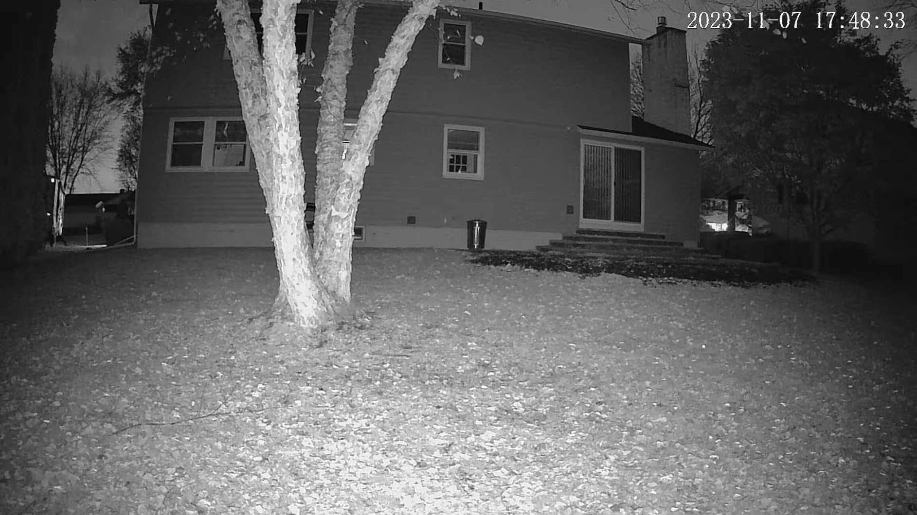 Cinnado 2K Solar Wireless Outdoor Cameras for Home Security White B6 2Pack | 2.4Ghz Wi-Fi Security Camera with Auto Tracking for Farms/Garages, AI Detection, Spotlight Color Night Vision, Instant Alerts customer photo 2