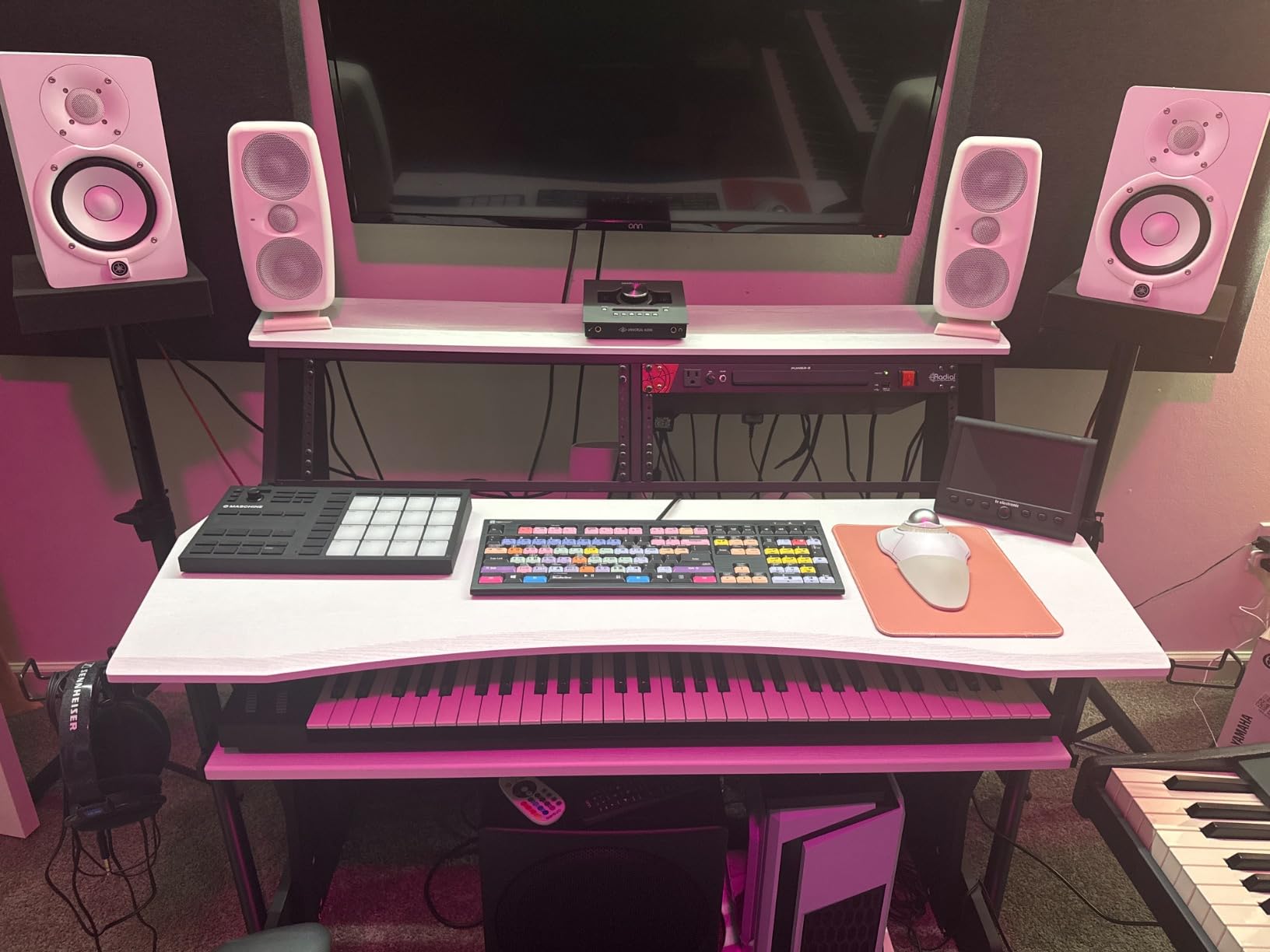 BE200 Series Music Studio Desk Workstation with 2 x 4U Rack (Natural Oak) customer photo 2