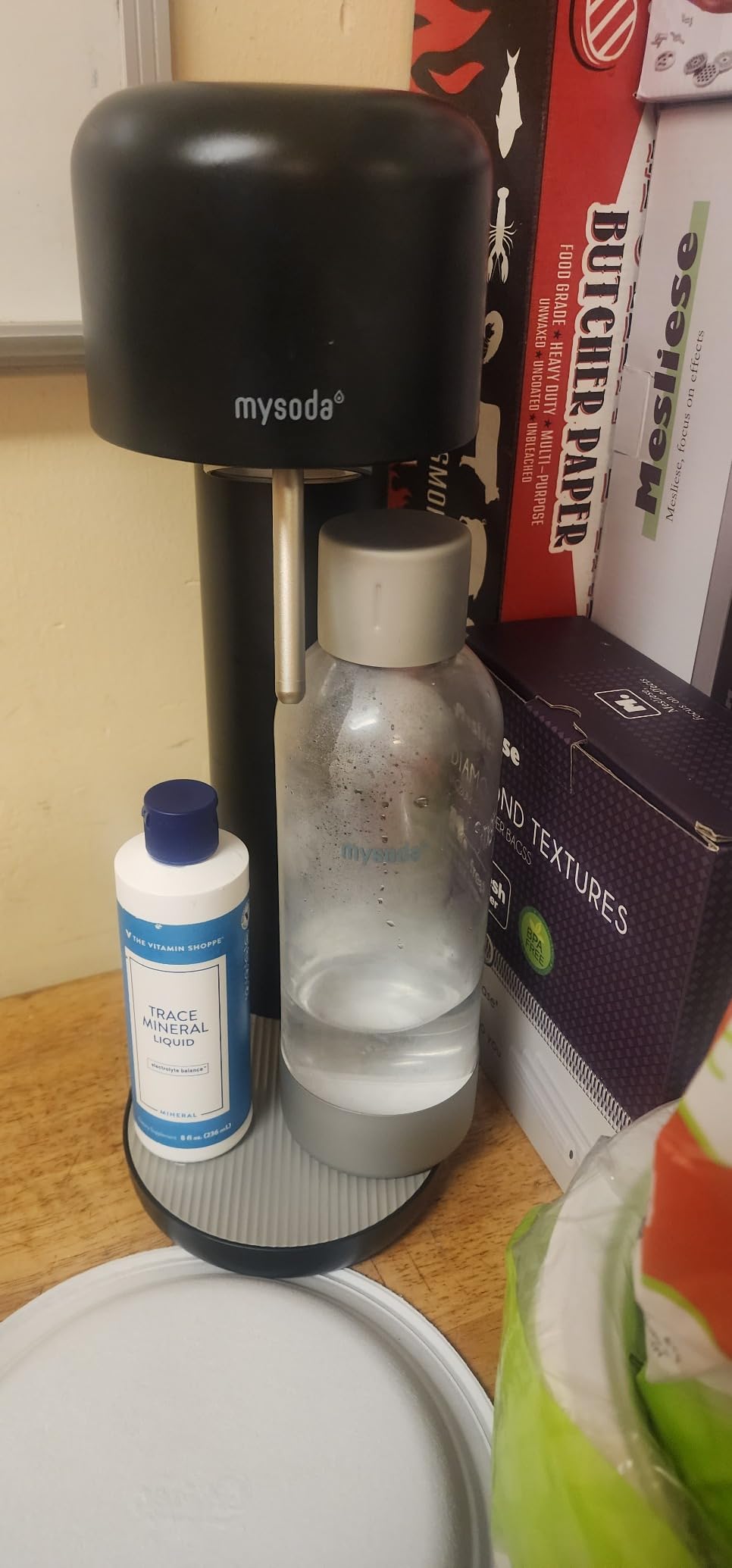 MySoda Ruby 2 Soda Streaming Machine, with 1L Bottle - Black Silver | Silent Aluminum Sparkling Water Maker - Premium Quality - Ideal for Everyday Home Carbonation | CO2 Cylinder not Included customer photo 2