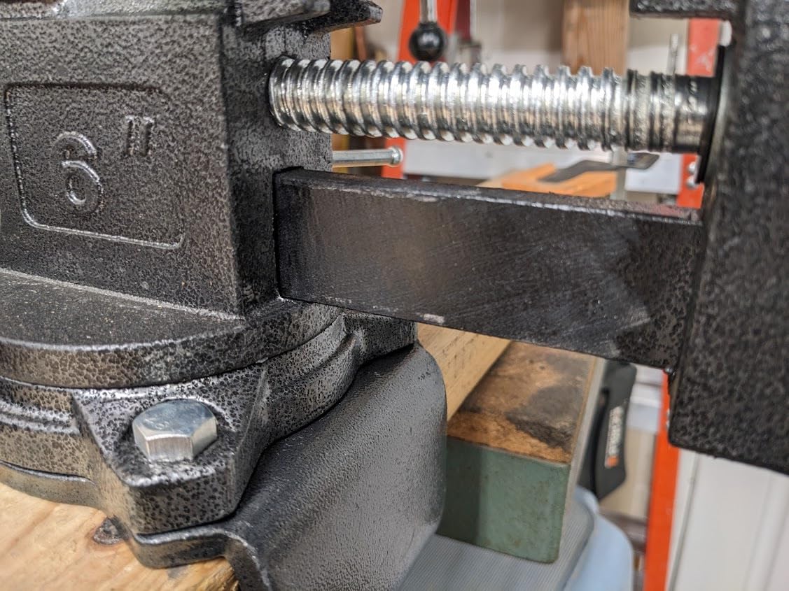 6-Inch Bench Vise, Vice for Workbench with Heavy Duty Forged Steel Construction, Built-in Pipe Jaw and Swivel Base, Table Vise for Woodworking, Home Workshop Use and DIY Job customer photo 2