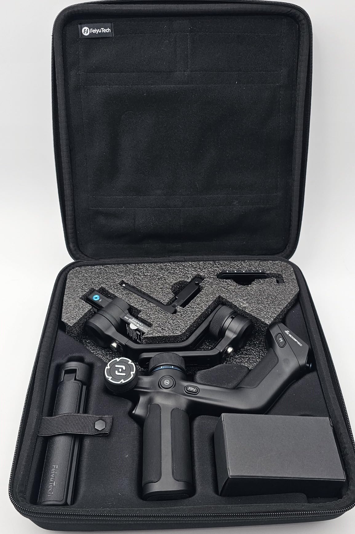 FeiyuTech SCORP Mini 2 Combo Camera Gimbal with Built-in AI Tracking | All-in-one 3-axis gimbal with gesture control, touchscreen and quick release for cameras, action cams and smartphones customer photo 2