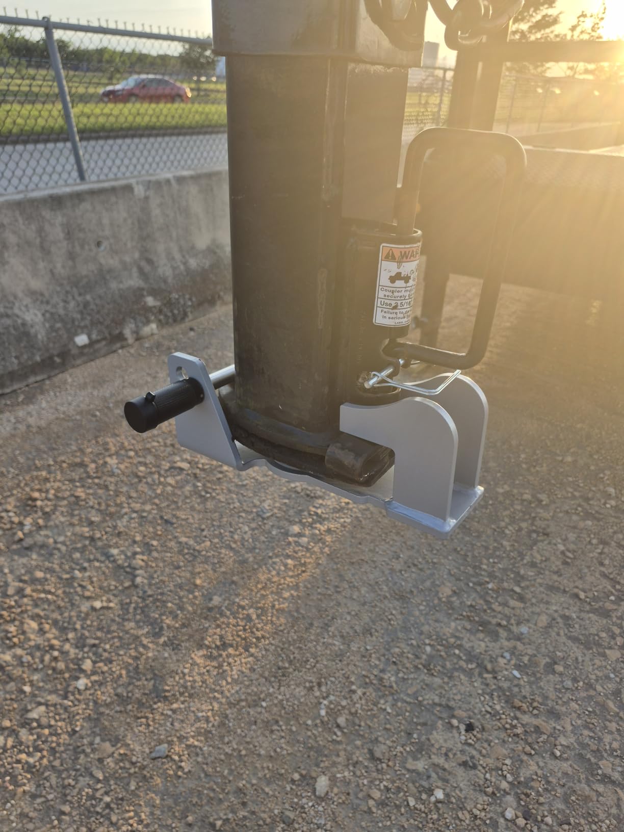 Heavy-Duty Gooseneck Trailer Lock, Gooseneck Lock Fit for Heavy Trailers, Livestock Haulers and RVs - Black customer photo 2