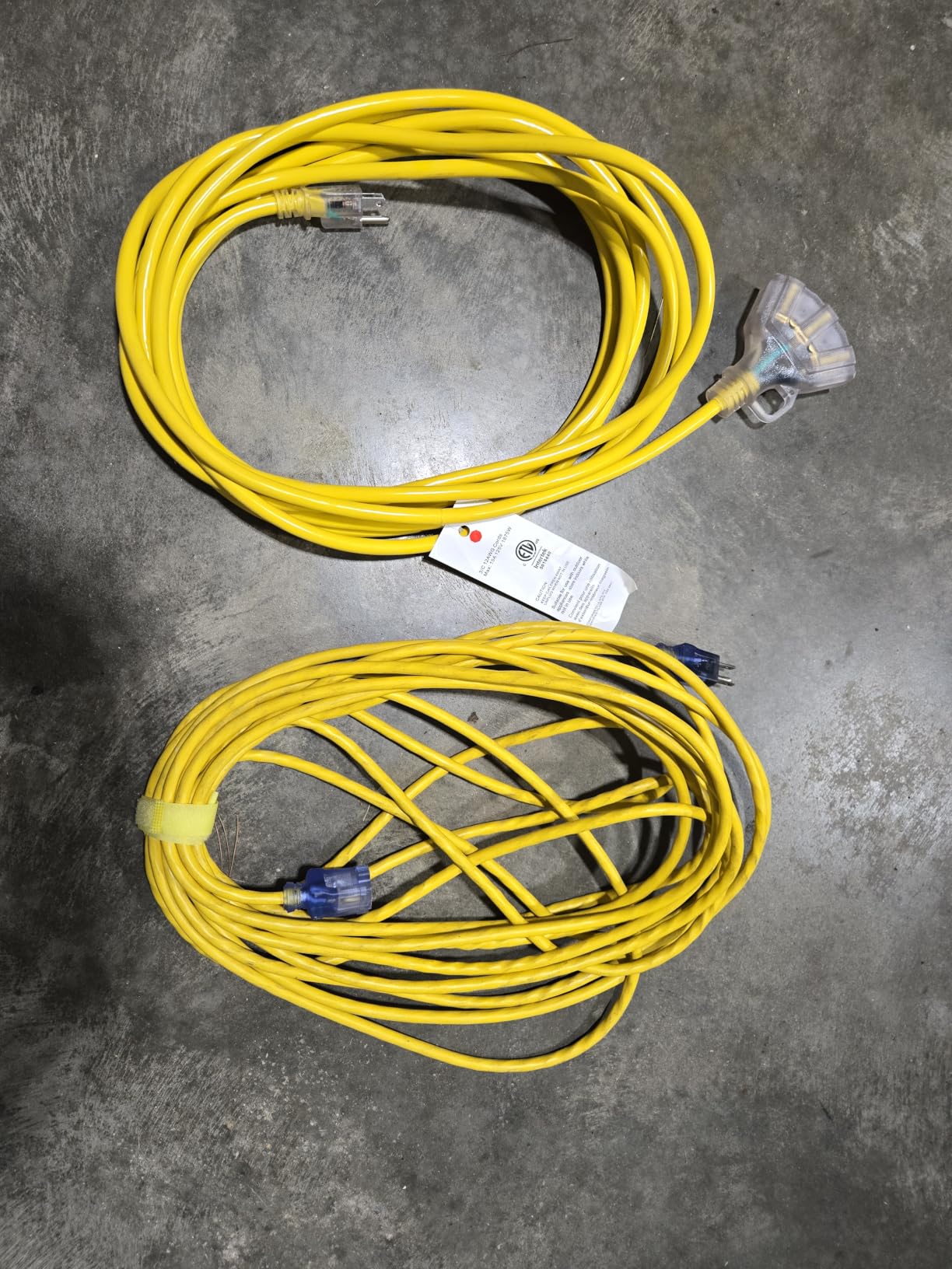 PlugSaf 25 FT 12/3 Gauge Outdoor Extension Cord with Multiple Outlets Light Indicator, Flexible 3 Outlet Weatherproof Heavy Duty Extension Cord Waterproof Yellow, 15A 1875W 12AWG SJTW, ETL Listed customer photo 1