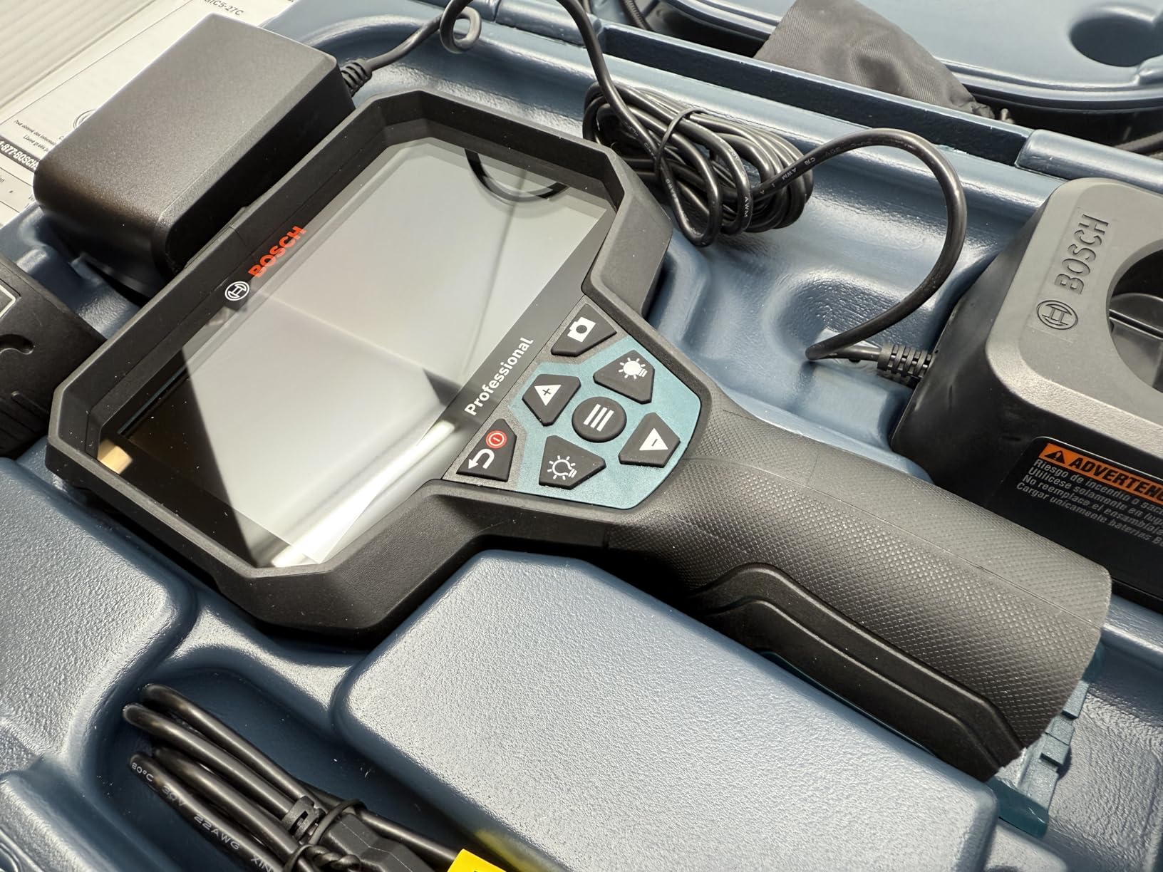 BOSCH PRO GIC5-27C 12V Max Connected 11.5 Ft. Handheld Inspection Camera | High-resolution display, orientation indicator, IP67 camera cable, contractors, stable mounting, surveying, construction customer photo 2