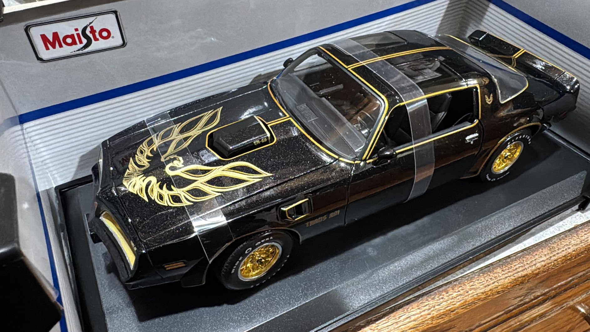 1:18 Scale Special Edition 1978 Pontiac Firebird Trans Am Diecast Vehicle customer photo 2