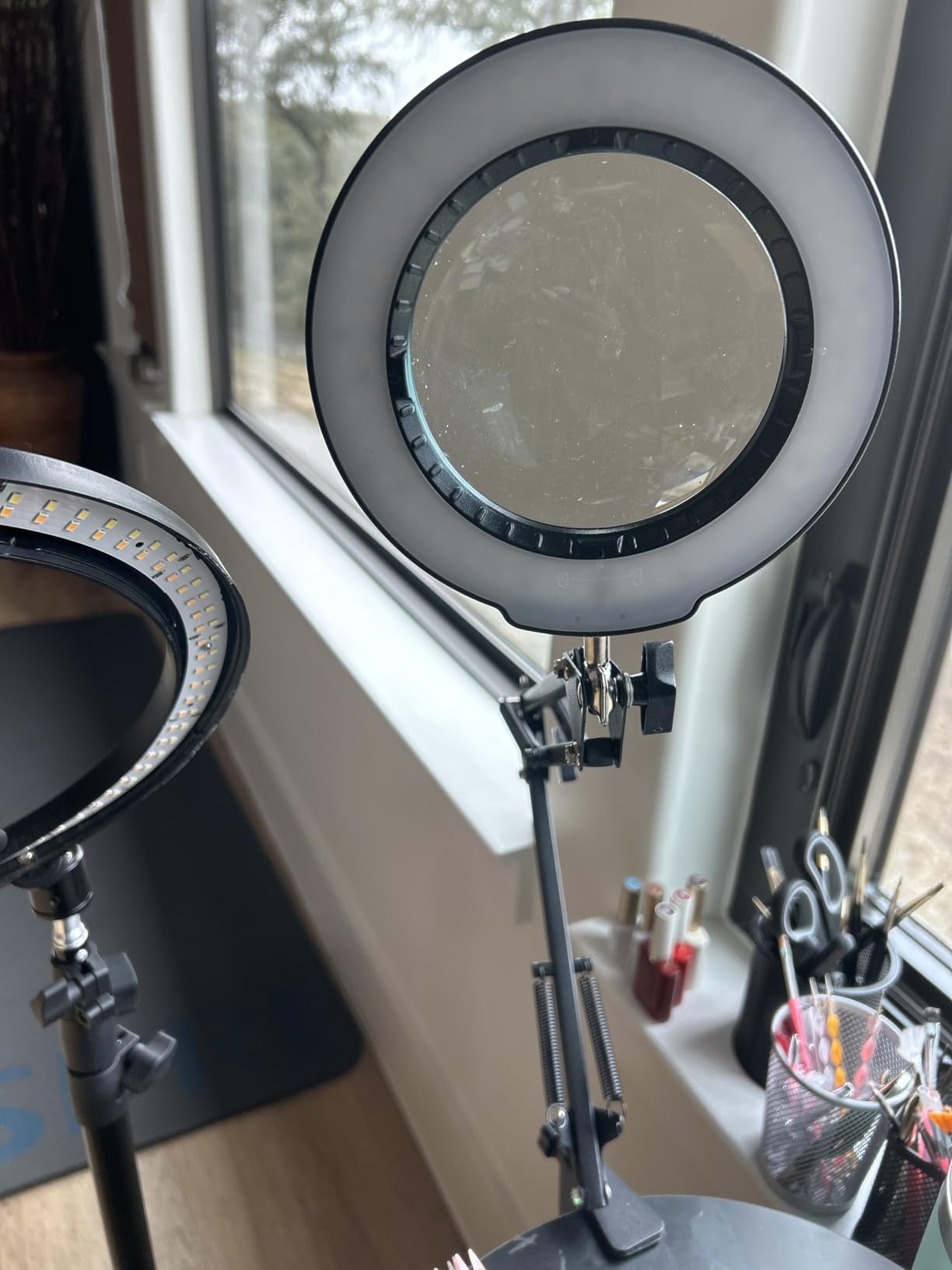 Coyeth 10X Magnifying Glass with Light and Clamp, Real Glass Stand Lighted Magnifier, 5 Color Modes Stepless Dimmable LED Desk Lamp Hands Free for Crafts Hobby Reading Painting Sewing Close Work customer photo 1