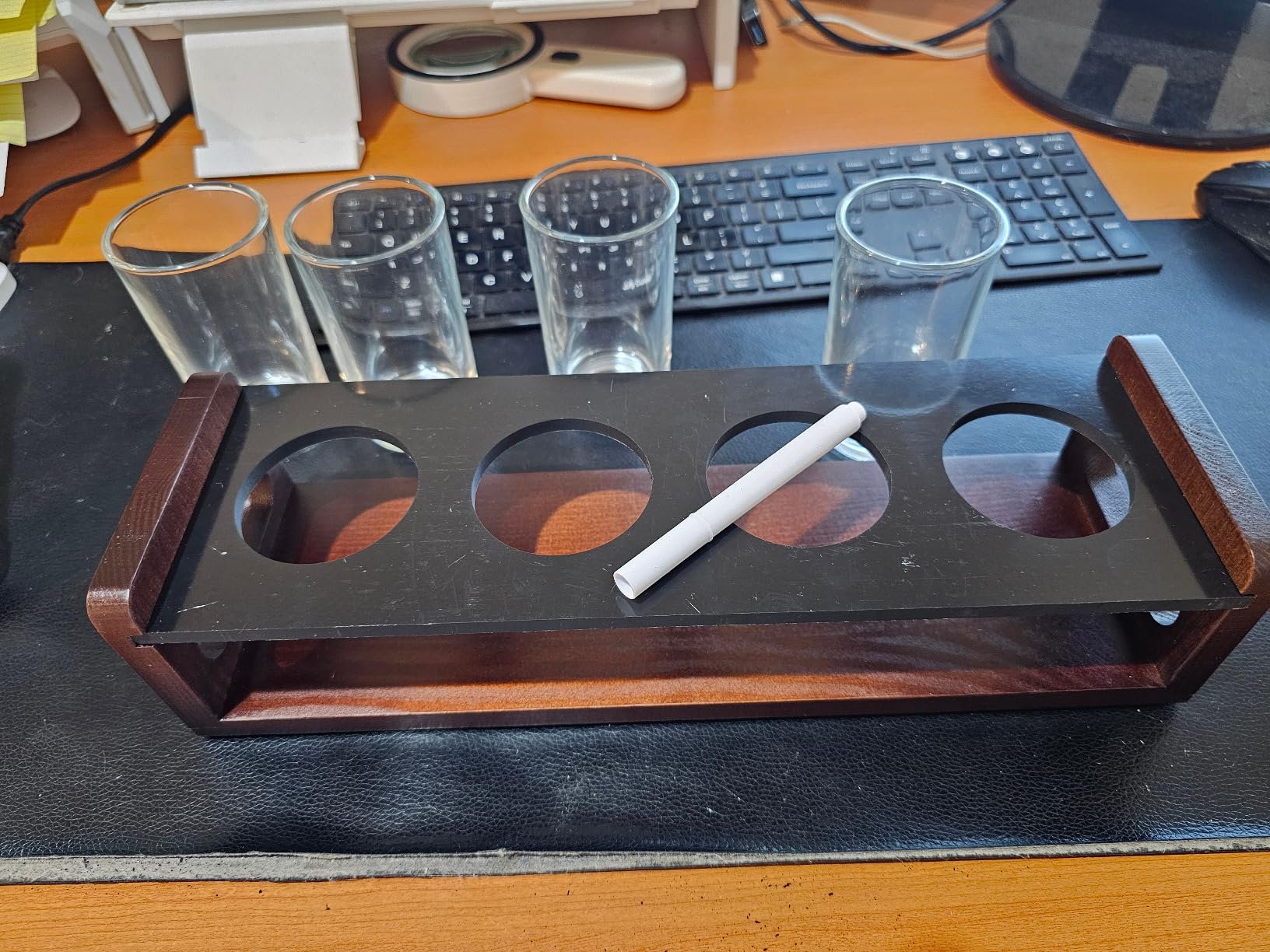 Beer Flight Boards with 4 Glasses 5oz,Wine Flight Tasting Set Tequila Margarita Whiskey Flight Board Wood Drink Serving Tray Shot Glass Holder with Erasable Chalkboard for Men Beer customer photo 1