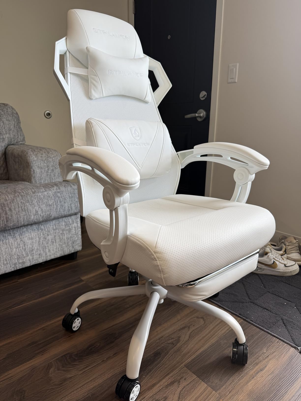 GTPLAYER Gaming Chair, Computer Chair with Mesh Back, Ergonomic Gaming Chair with Footrest, Reclining Gamer Chair with Adjustable Headrest and Lumbar Support for Gaming and Office (Black) customer photo 1