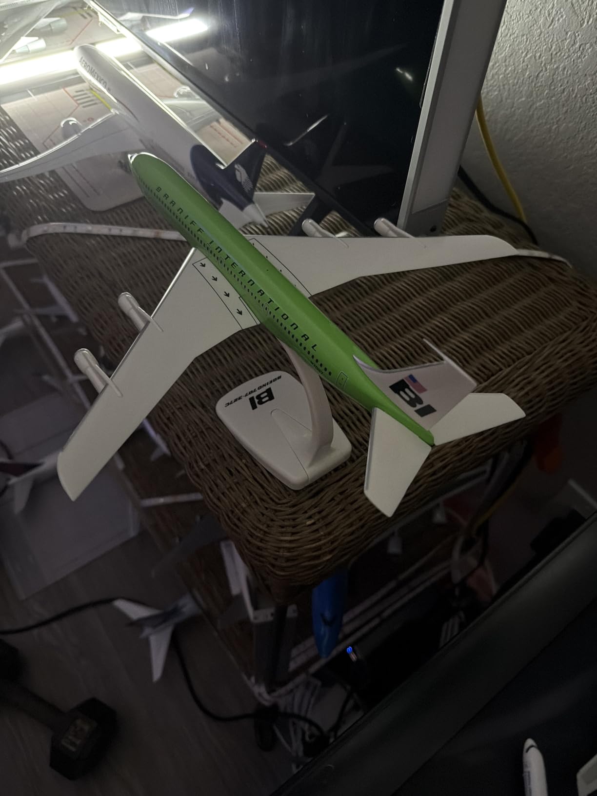 SnapFit Airplane Model Boeing 707-300 Braniff 1:144 Scale Detailed Plastic Aircraft customer photo 2