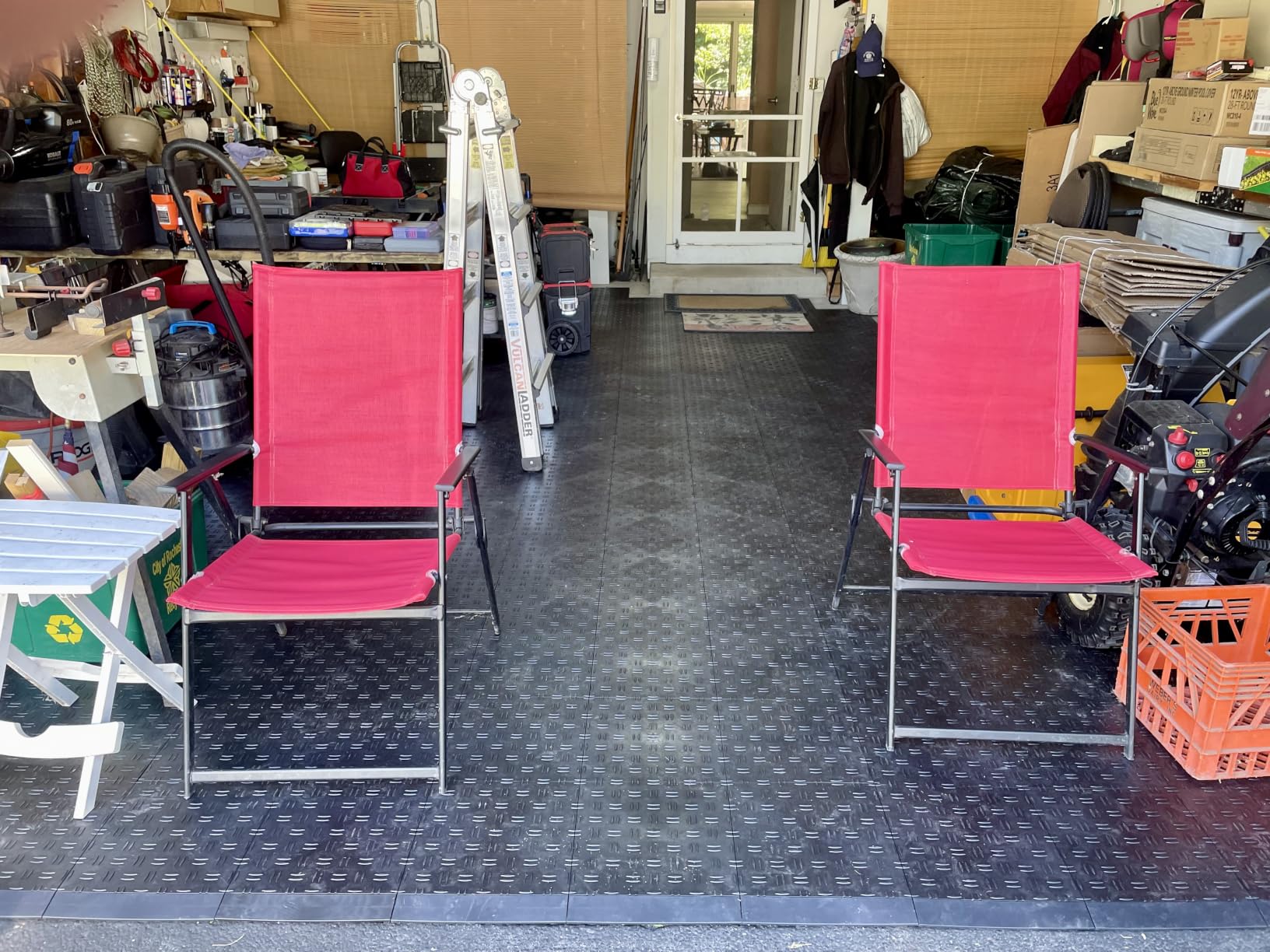 VEVOR Garage Floor Tiles 12 x 12 x 0.53 inch, Interlocking Design Ease of Installation Double-Sided Texture Non-Slip Sturdiness, for Garages, Basements, Repair Shops, Black, 50 Pack customer photo 1