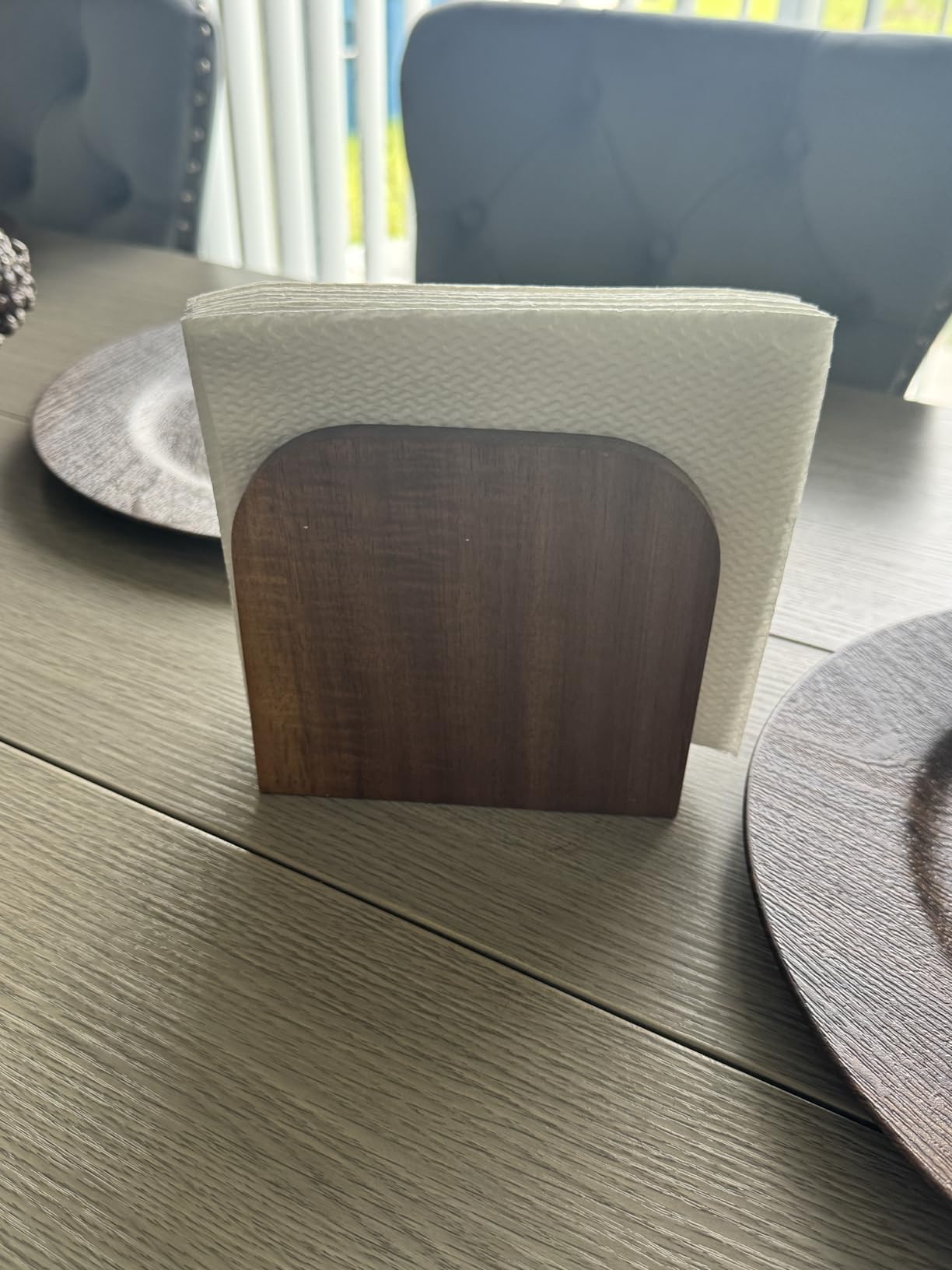 ALELION Acacia Wood Napkin Holder for Table, Wooden Upright Napkin Holders for Kitchen, Standing Napkin Dispenser for Kitchen Dining Room Party Cocktail Outdoor Use customer photo 2